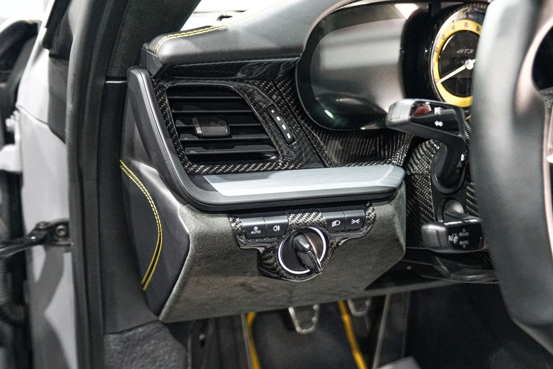 mph017_3357270705_Used_2022_Porsche_911_GT_3_1766780429_f9abc09dd9