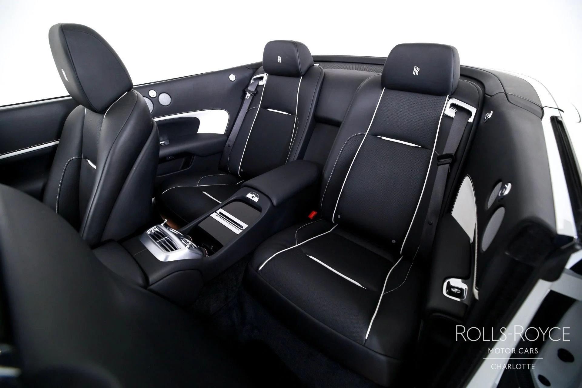 mph017_3357515039_Used_2018_Rolls_Royce_Dawn_1750953521_15d6a04520