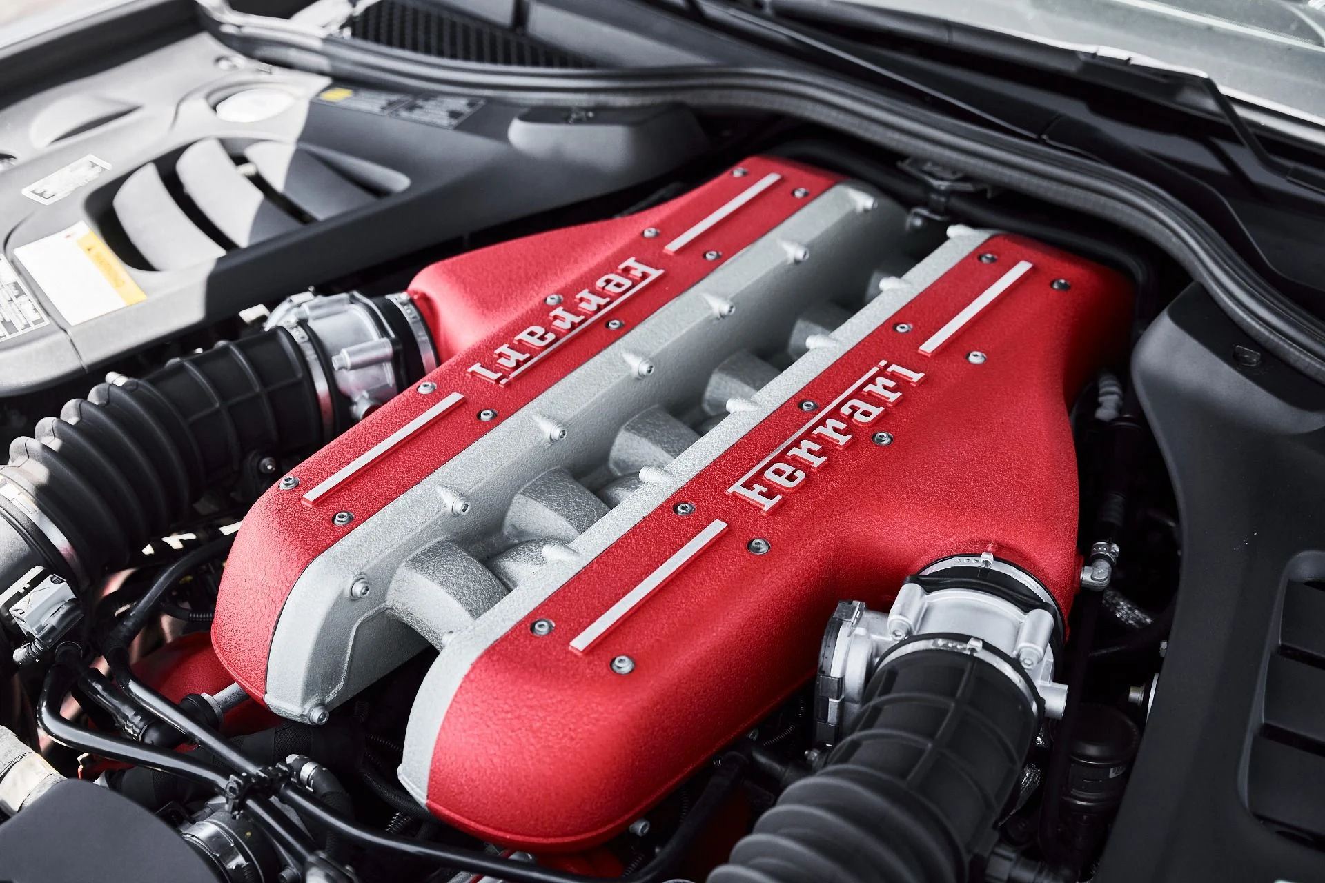 mph017_3362408698_Used_2018_Ferrari_GTC_4_Lusso_V12_1775612012_3fbd46f204