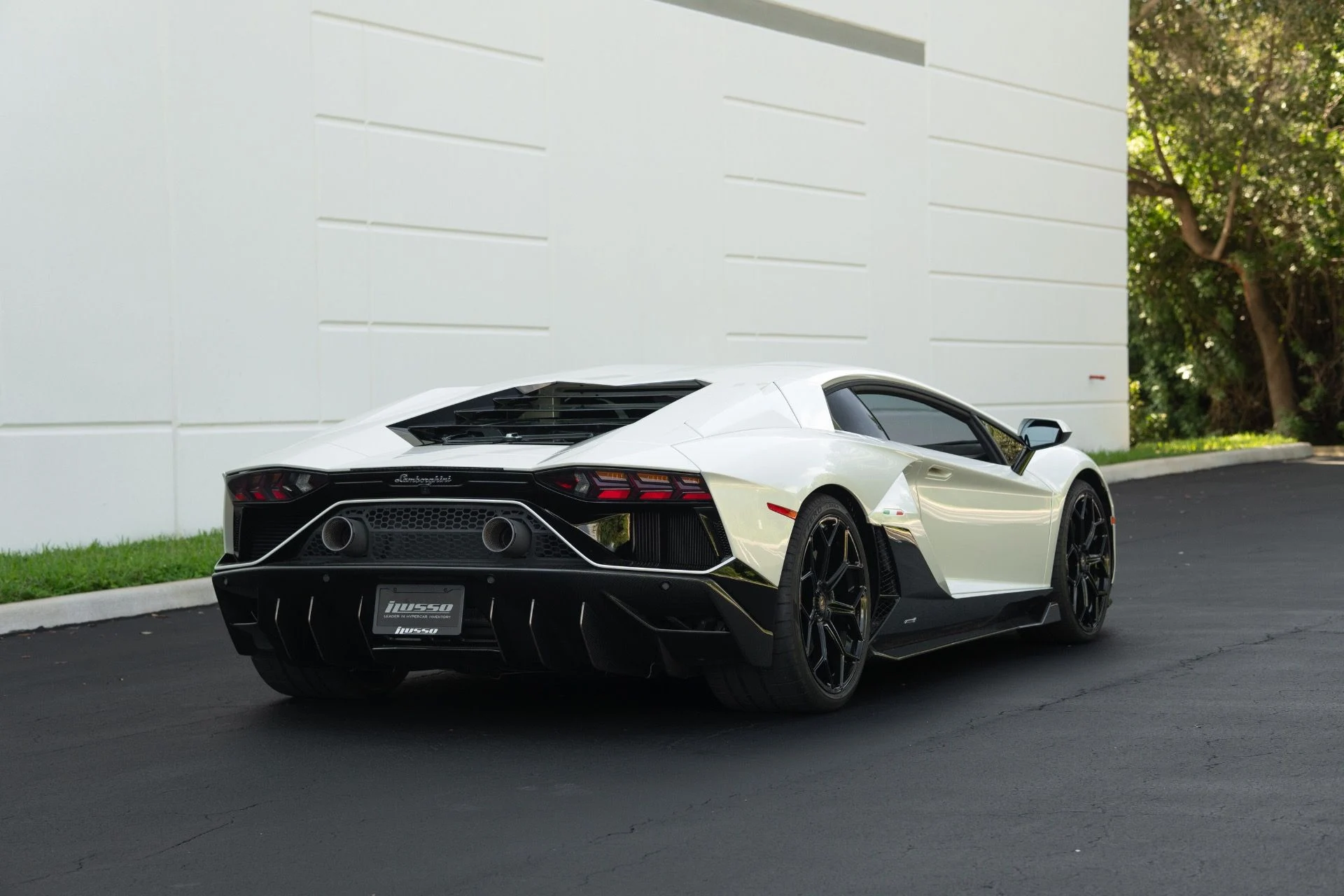 mph017_3365130420_Used_2022_Lamborghini_Aventador_LP_780_4_Ultimae_1758834809_9910f18515