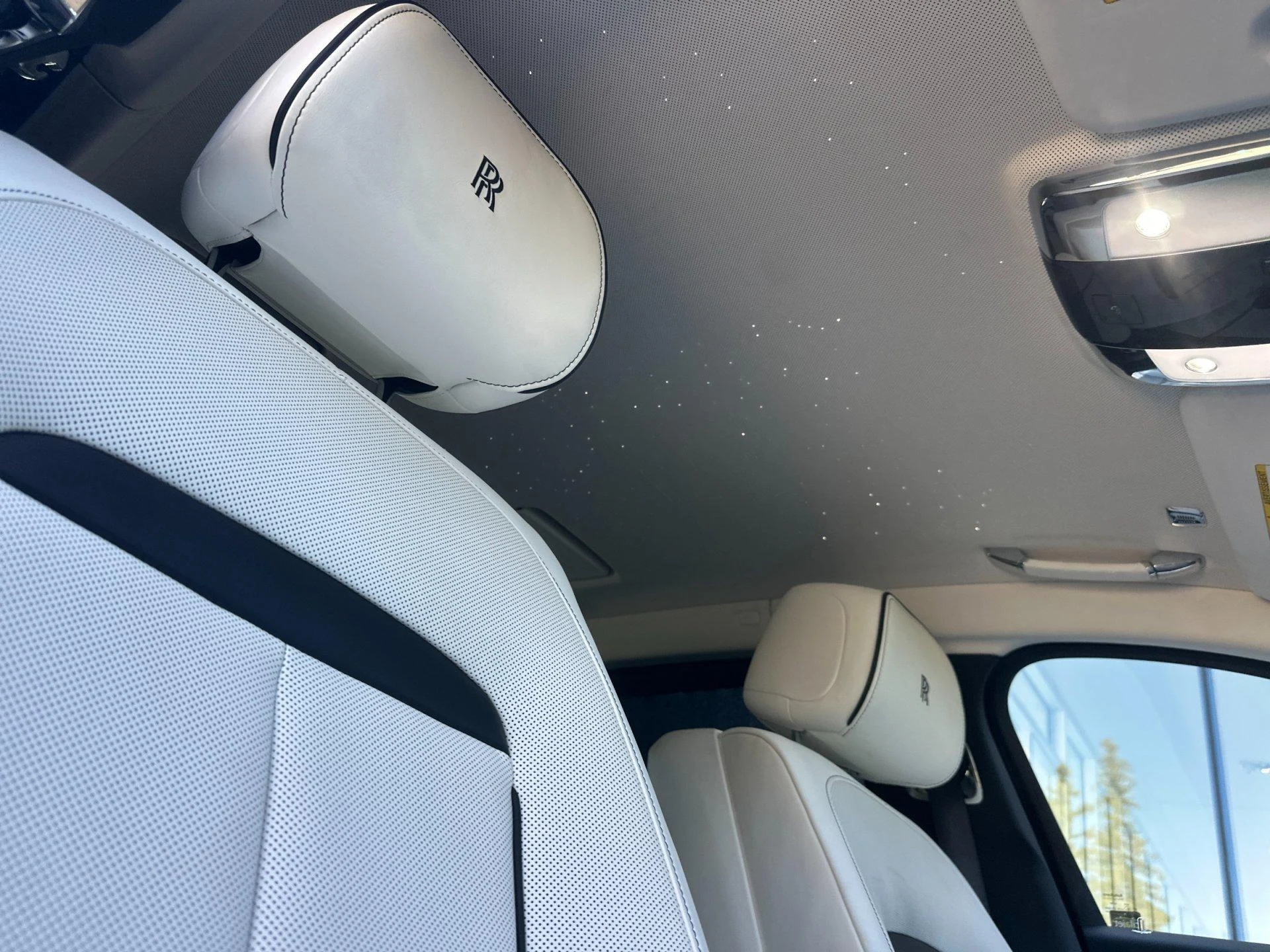 mph017_3379965819_Used_2023_Rolls_Royce_Ghost_EWB_1792147636_ce0e103640