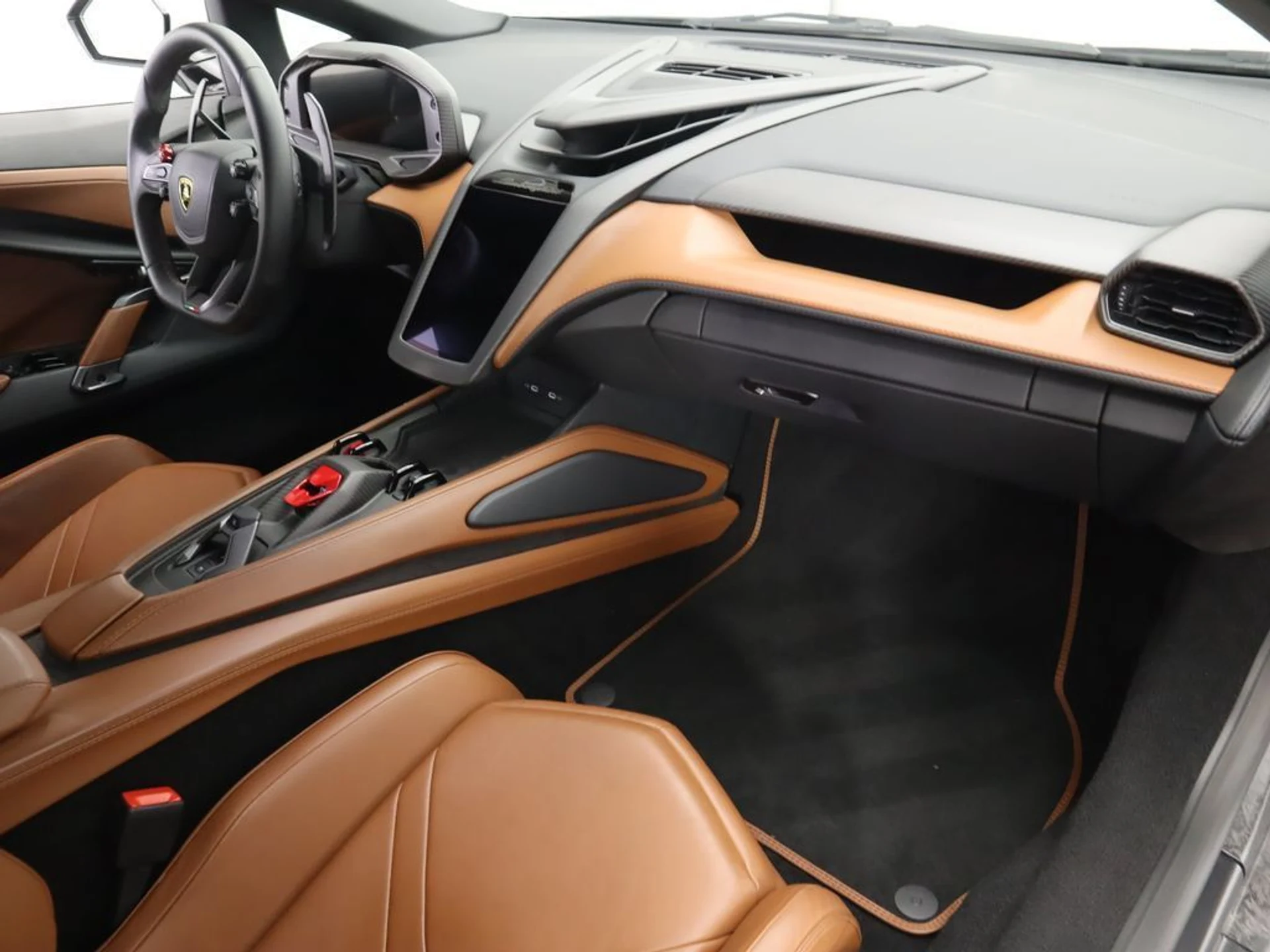 mph017_3391005550_used_2024_lamborghini_revuelto_coupe_8119_23017512_18_1024_193059cf7b