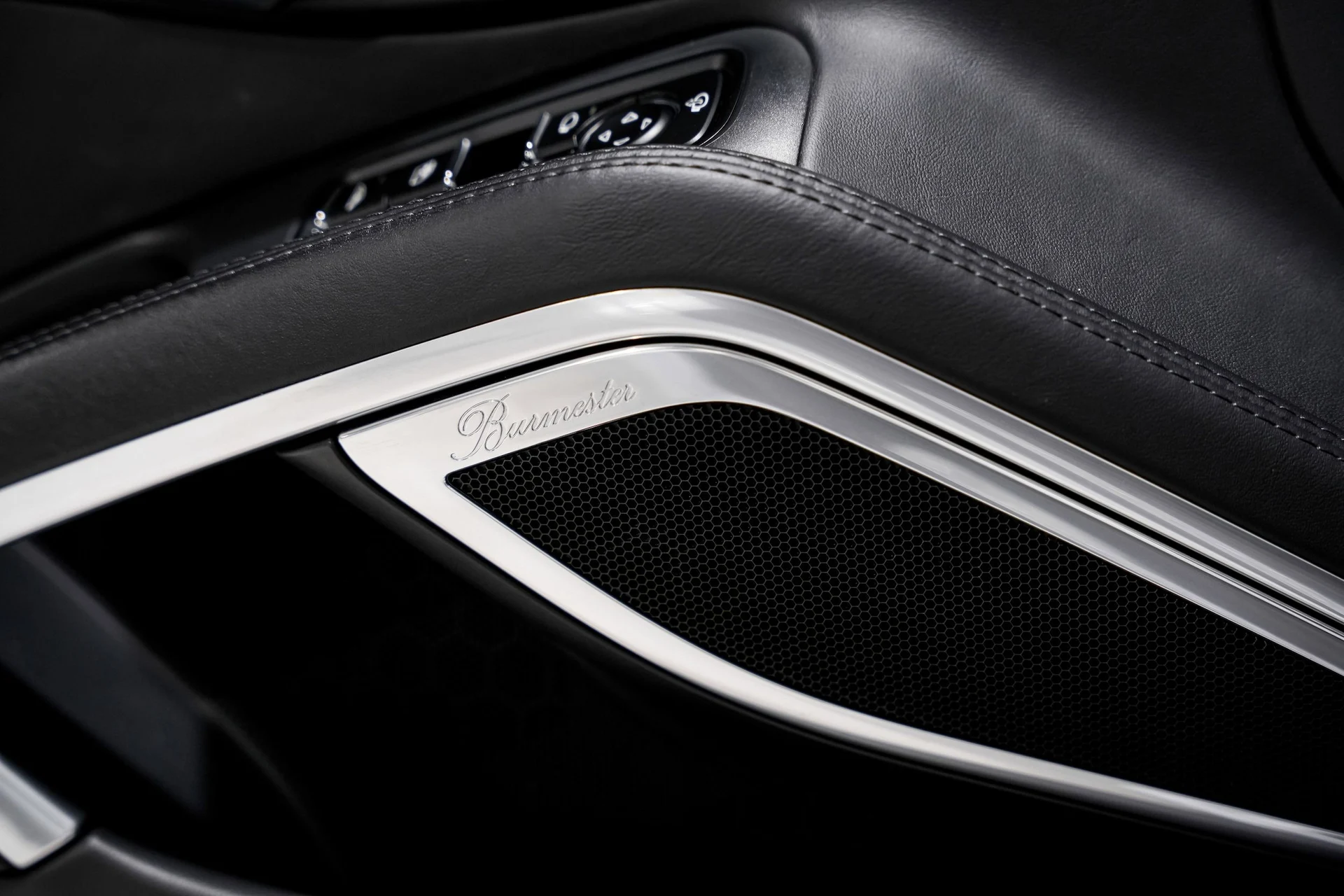 mph017_3391328714_e46b780e97cdd564ff89aa3771b817c0x_382deda048