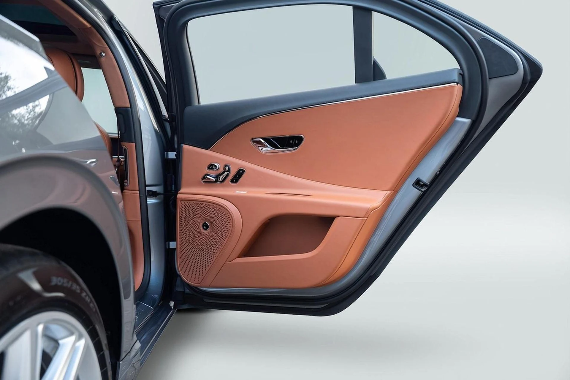 mph017_3392759822_503863235_69bac3c3001eac4802d43944_48394d393f