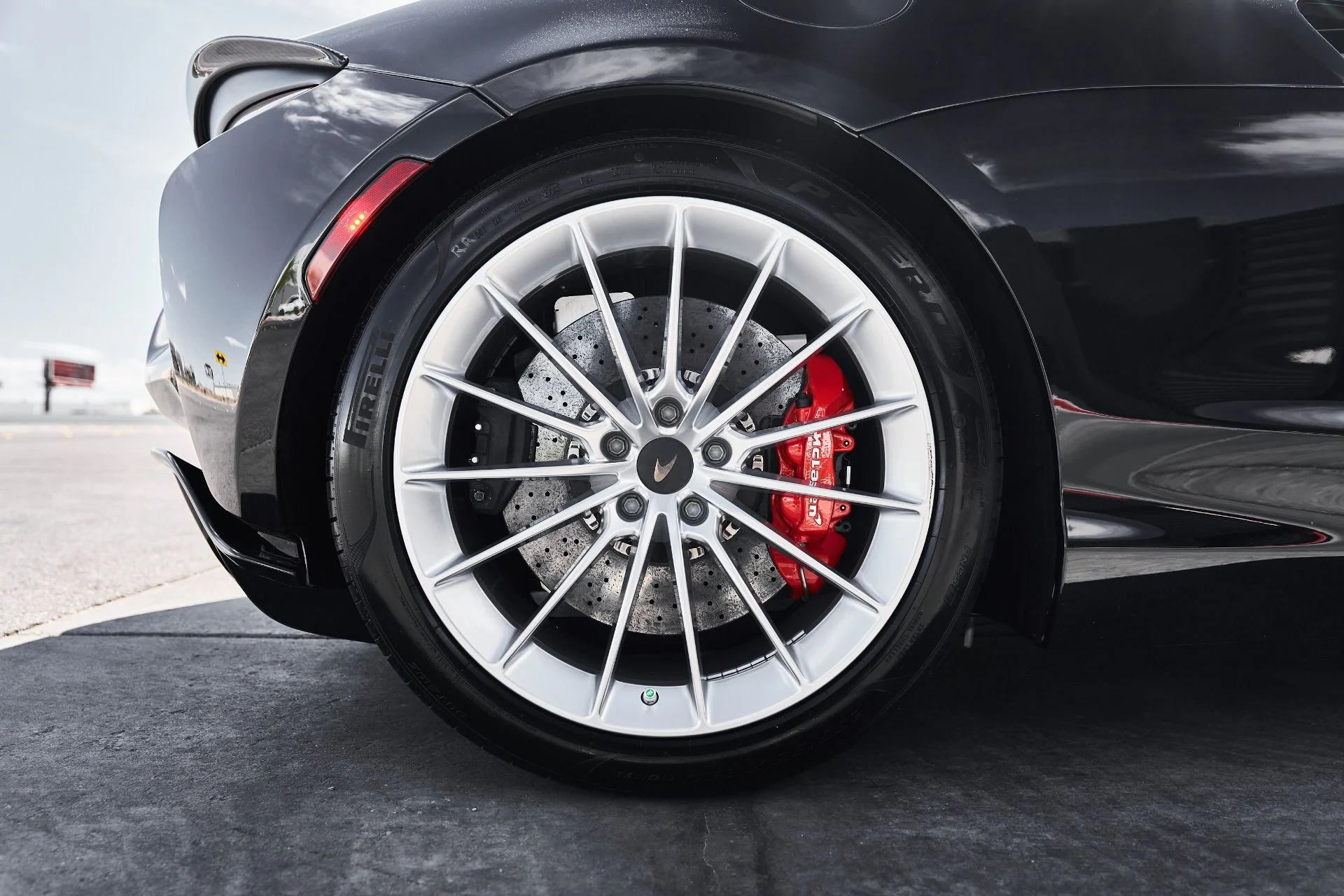 mph017_3394462979_Used_2024_Mc_Laren_Artura_1774742188_2b223a2415