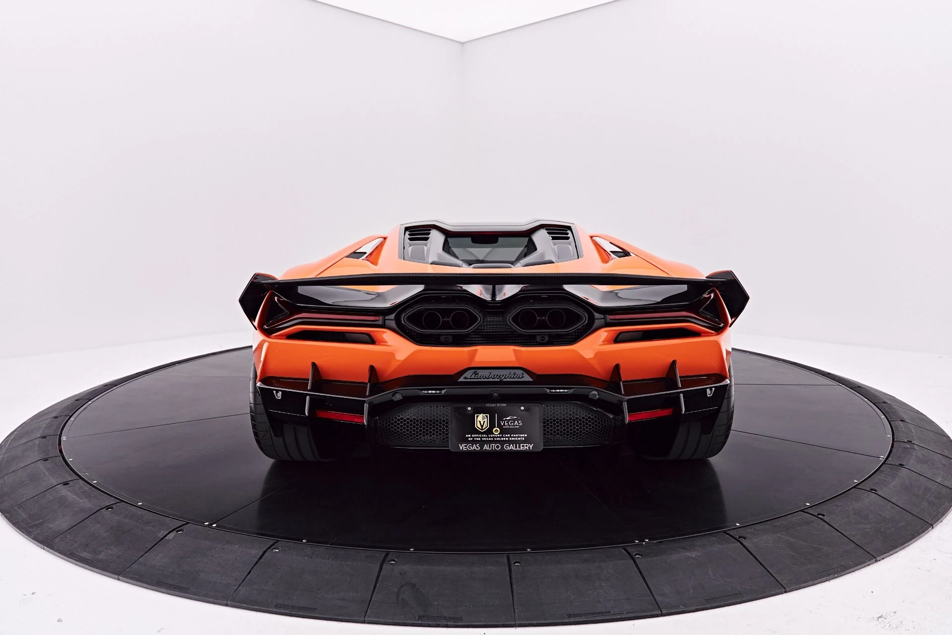 mph017_3397778031_Used_2025_Lamborghini_Revuelto_Base_1786151757_9d0b6ee106