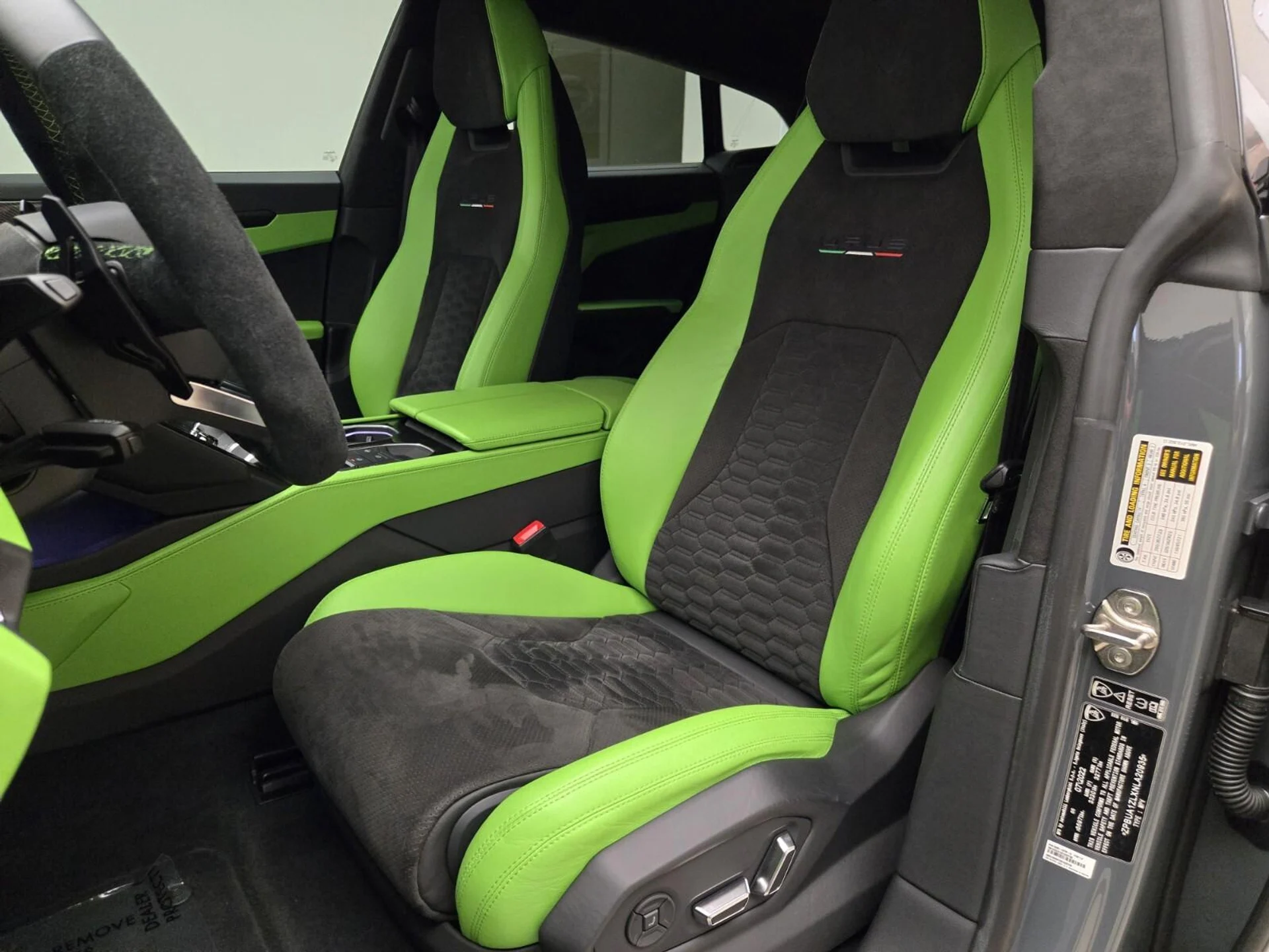 mph017_3399002462_Used_2022_Lamborghini_Urus_1785561908_c8249fe040