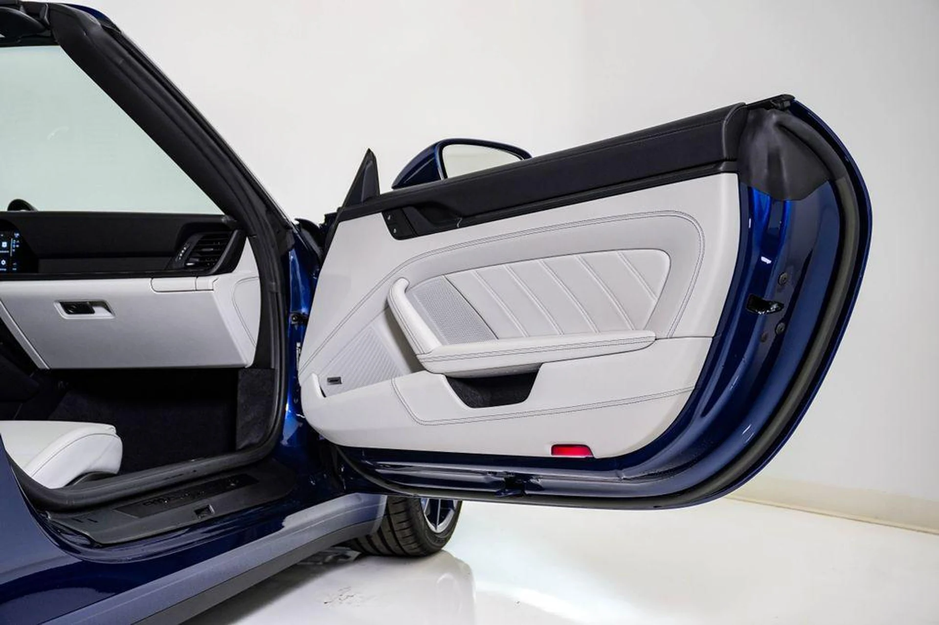 mph017_3400280577_y_E1_E9ldhn_Ad2uq_Zpec_Ni_Q3_ICM_6f34631c3a