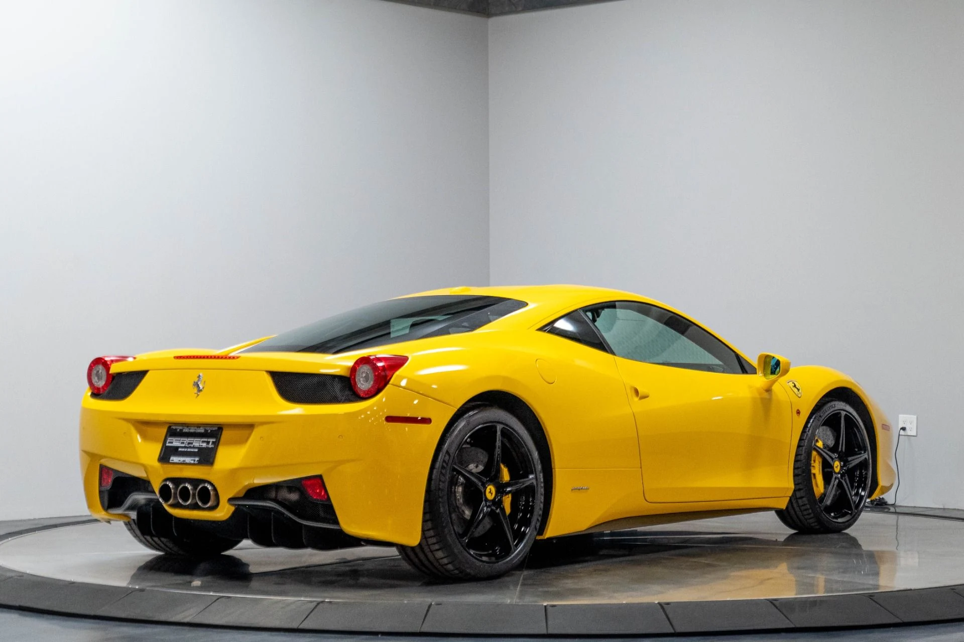 mph017_3401564424_Used_2010_Ferrari_458_Italia_1783118419_60ccd6aede