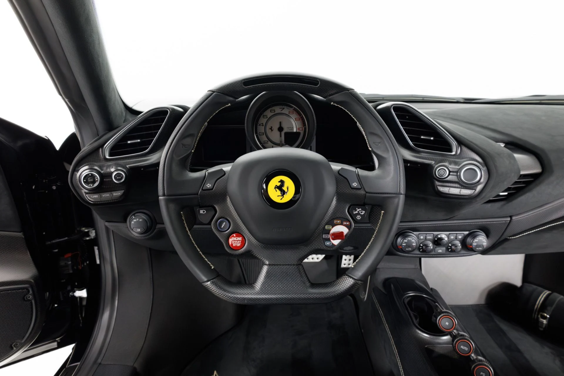 mph017_3401954371_Used_2019_Ferrari_488_Pista_1781884386_eb56decb2b