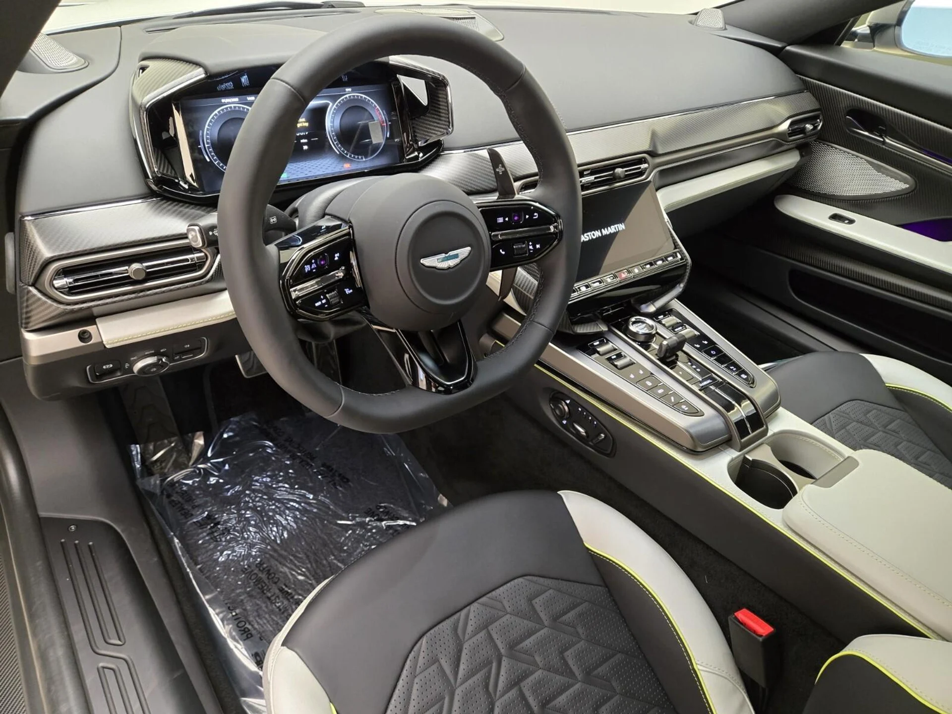 mph017_3408177162_New_2025_Aston_Martin_Vanquish_V12_1742812622_1f4bd33cda