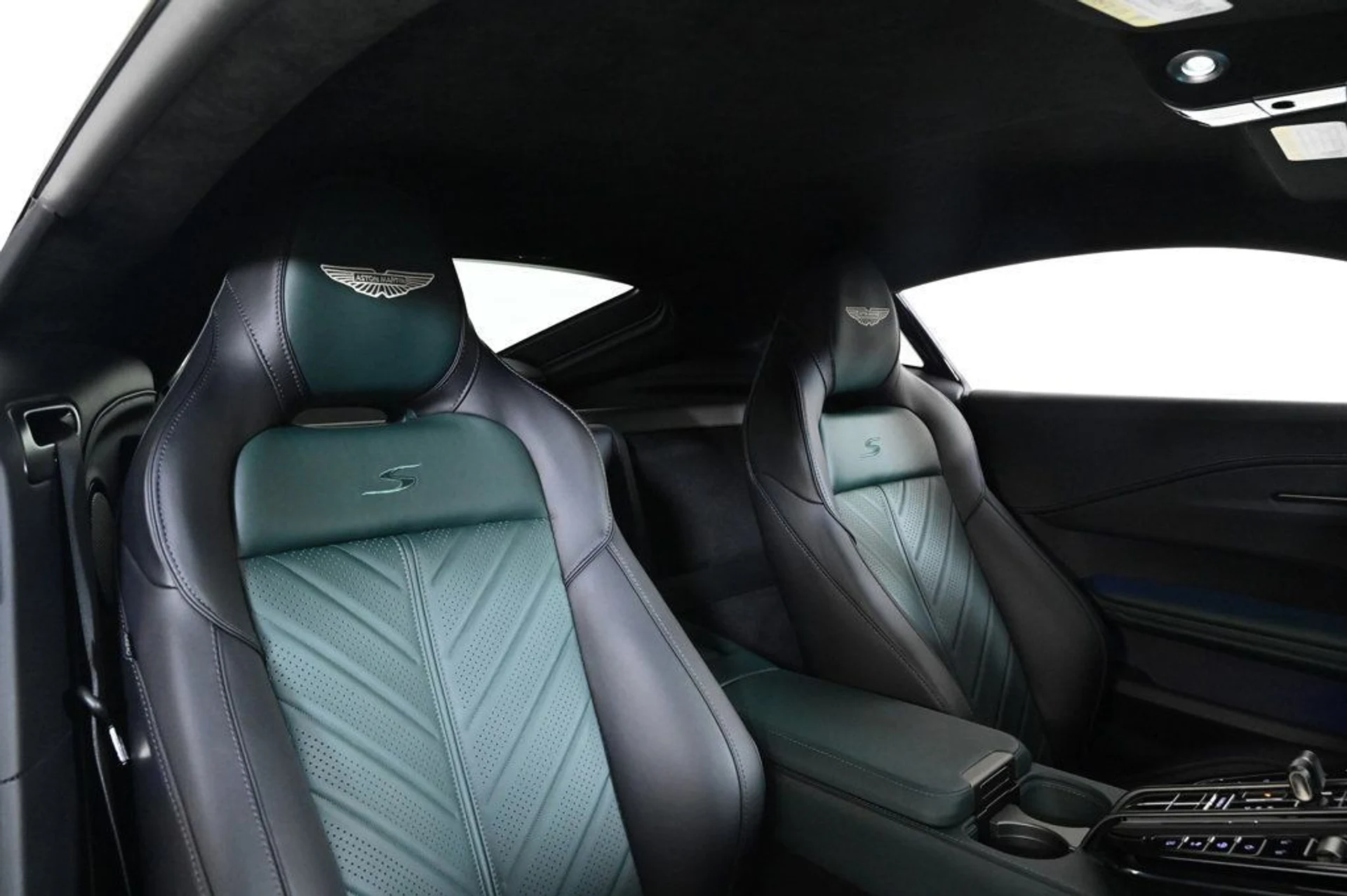 mph017_3413615787_new_2026_aston_martin_vantage_scoupe_11350_22964227_17_1024_4af8770590