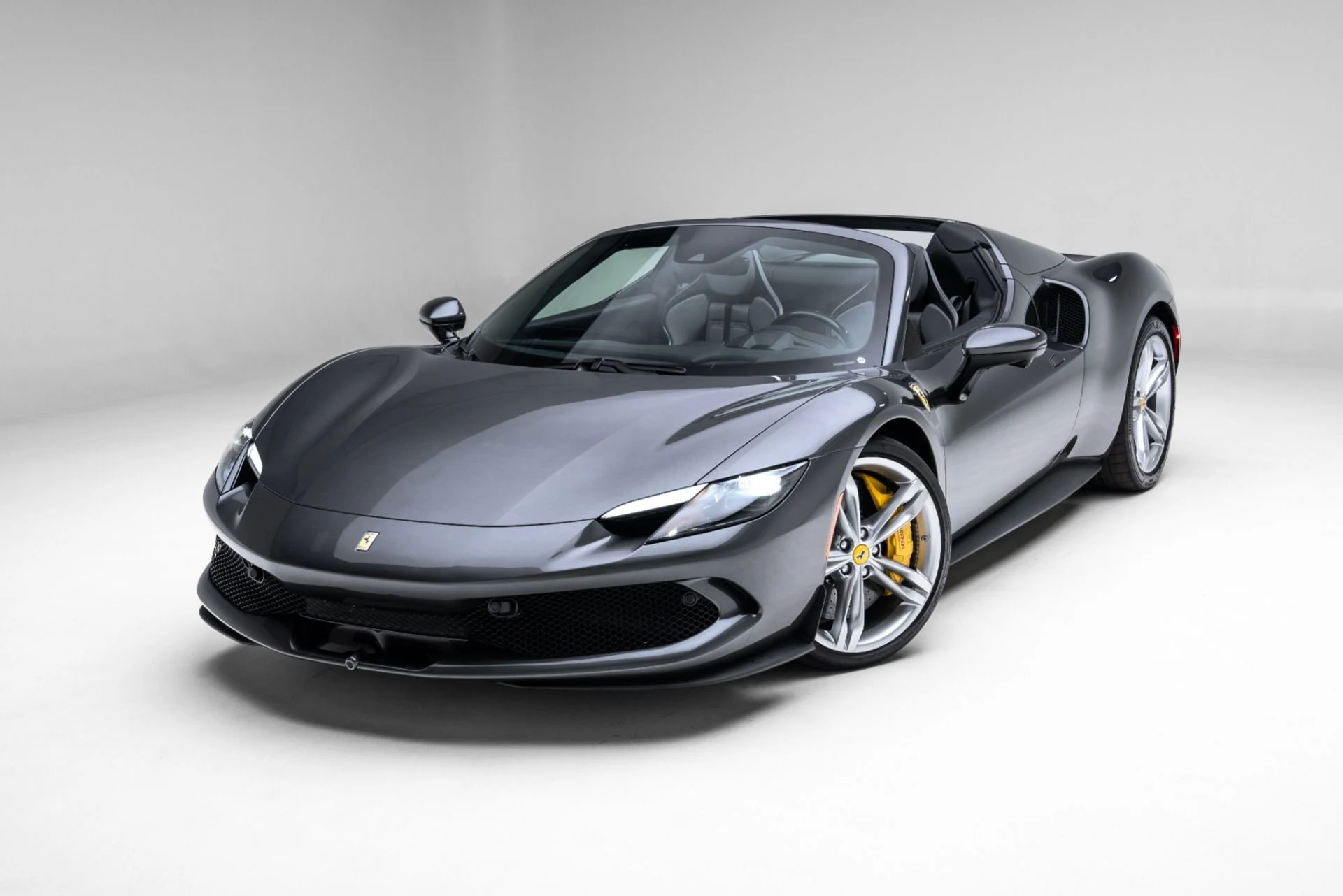 mph017_3420214652_Used_2025_Ferrari_296_GTS_1775518510_e39efb5cc5