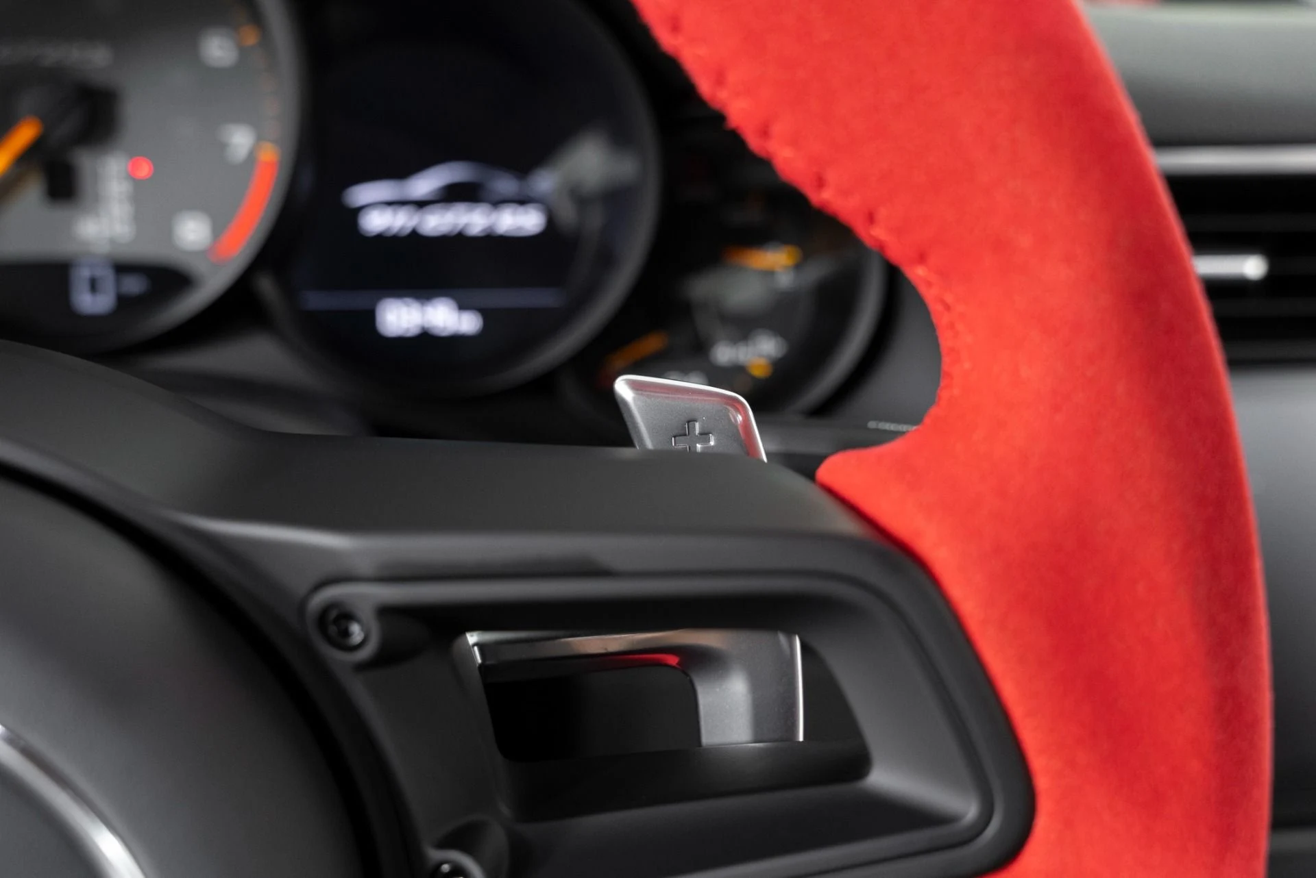 mph017_3420394276_Used_2018_Porsche_911_GT_2_RS_1756256413_ba95f44103