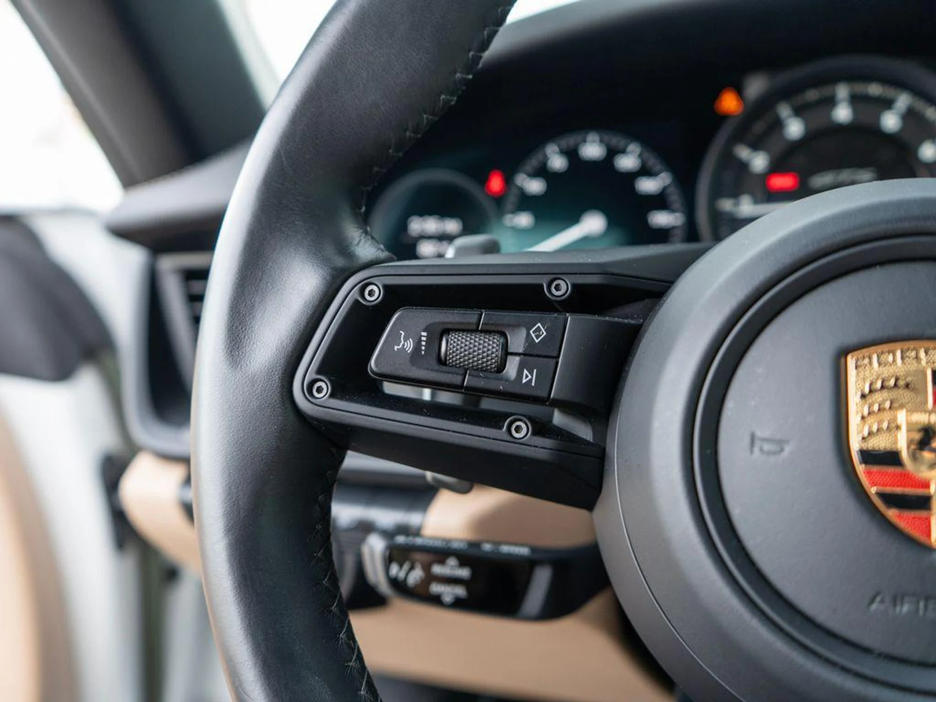 mph017_3422596918_7_UF_t_J_Hx0_Urz_ZB_1pcg_Jd_CJTU_1_E_7056658416