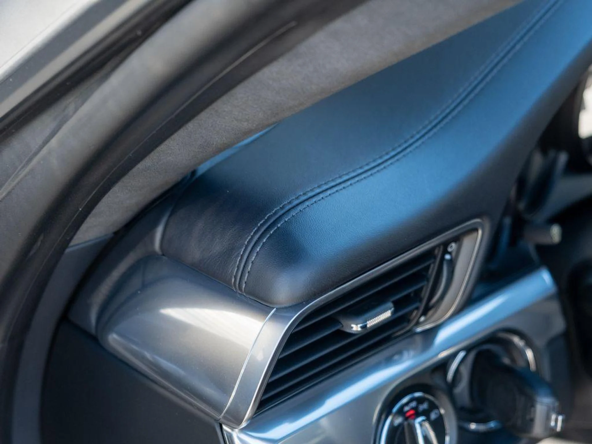 mph017_3425253893_u_XT_2_I4_H_Jn86m_Fz_Kb4_S3f_T_Fx_Qy_Rs_946f05bc88