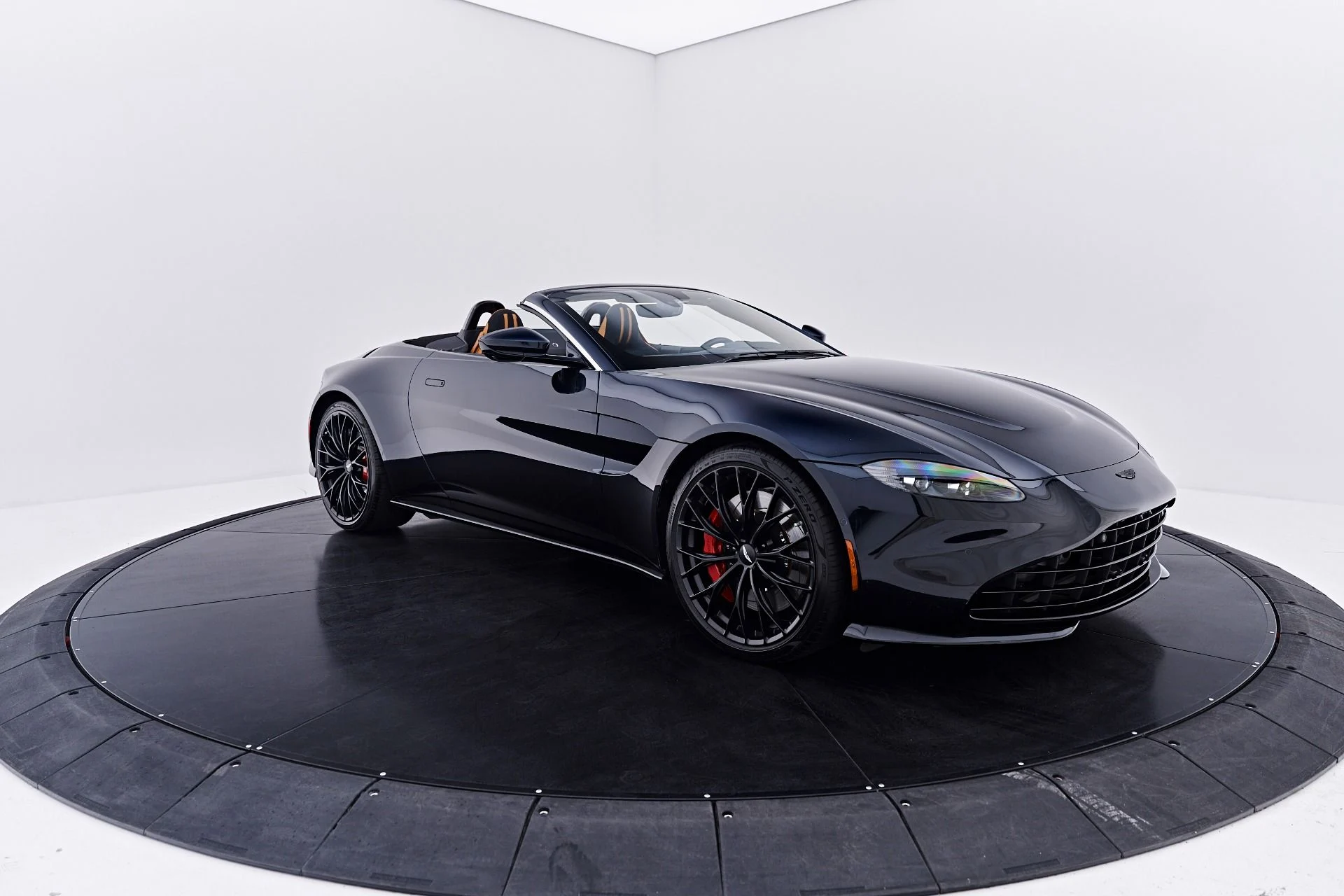 mph017_3429685433_Used_2022_Aston_Martin_Vantage_Base_1786226045_c5d9c8417b