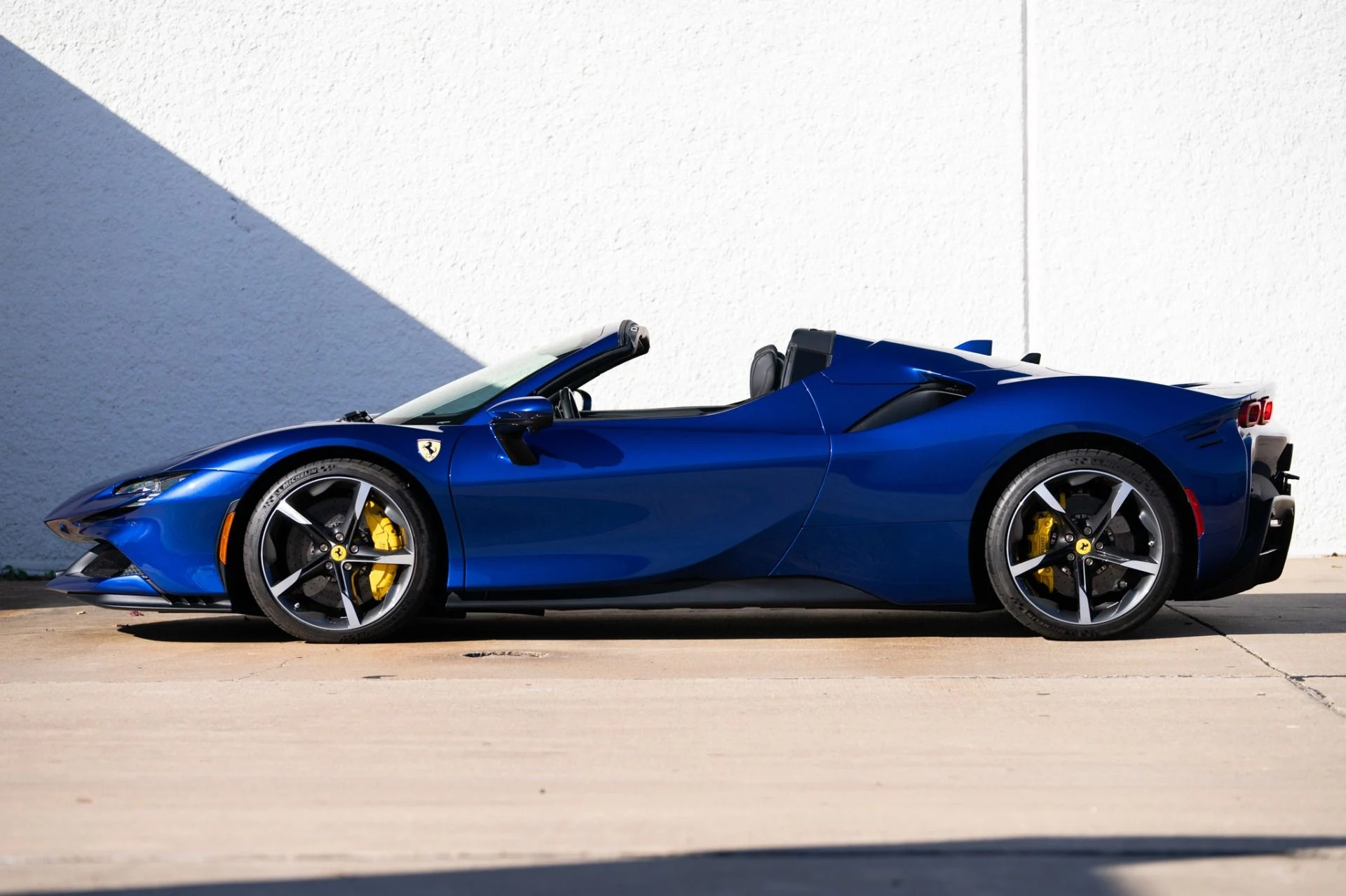 mph017_3435643432_Used_2025_Ferrari_SF_90_Spider_1768411390_d47d6c790c