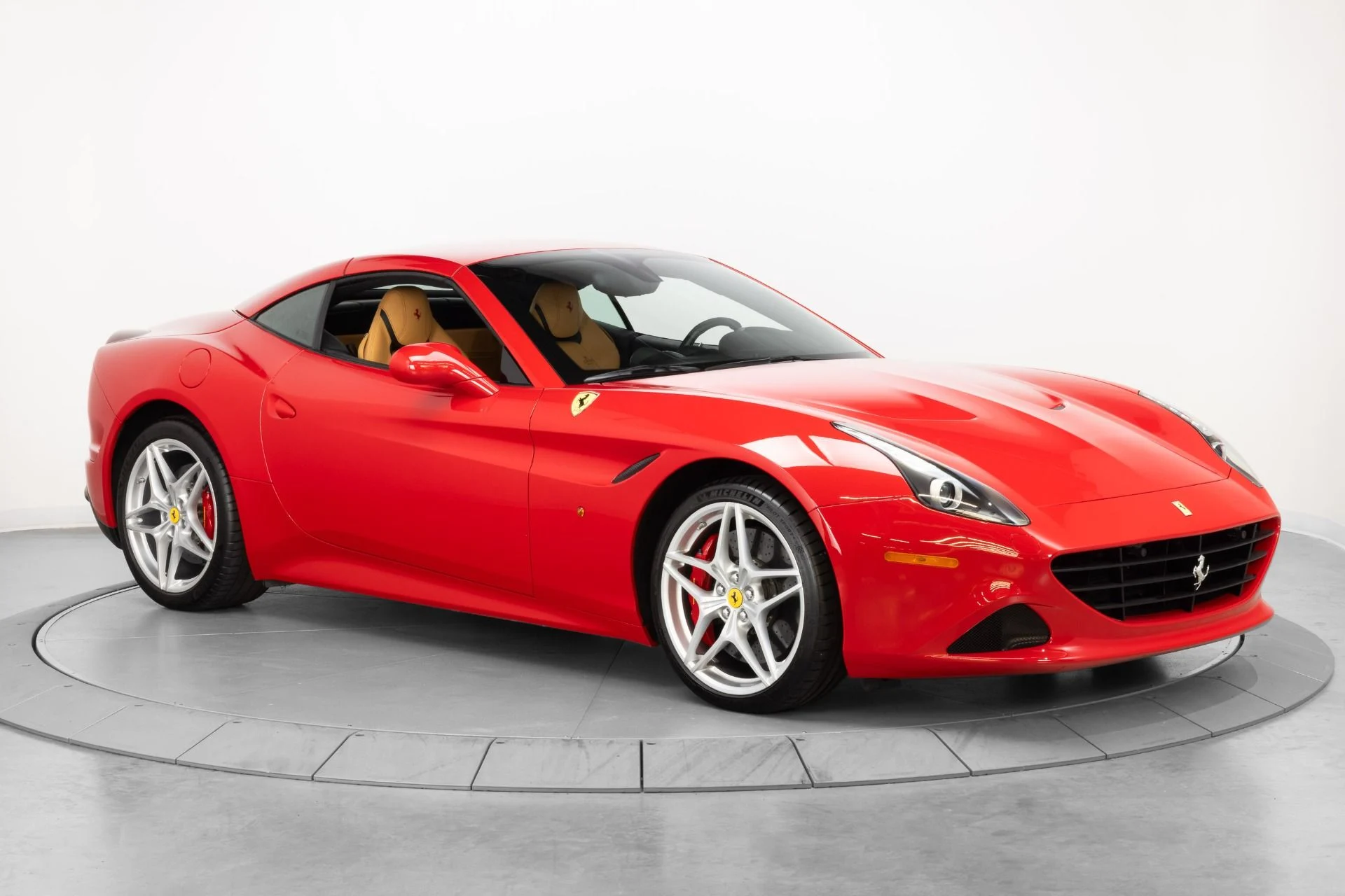 mph017_3435692801_Used_2017_Ferrari_California_T_1784583649_b9618a4291