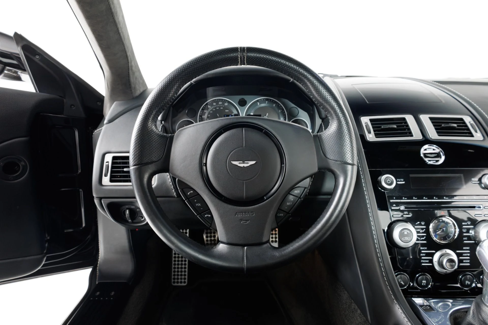 mph017_3435786555_Used_2009_Aston_Martin_DBS_V12_Manual_1785525190_4ab1d8c7b9