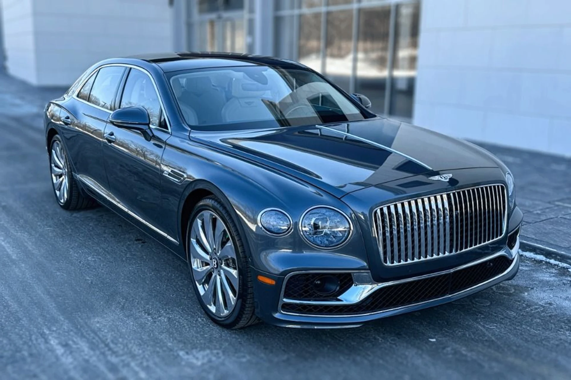 mph017_3436923406_Used_2024_Bentley_Flying_Spur_Edition_8_1769780862_fa1de0f6be