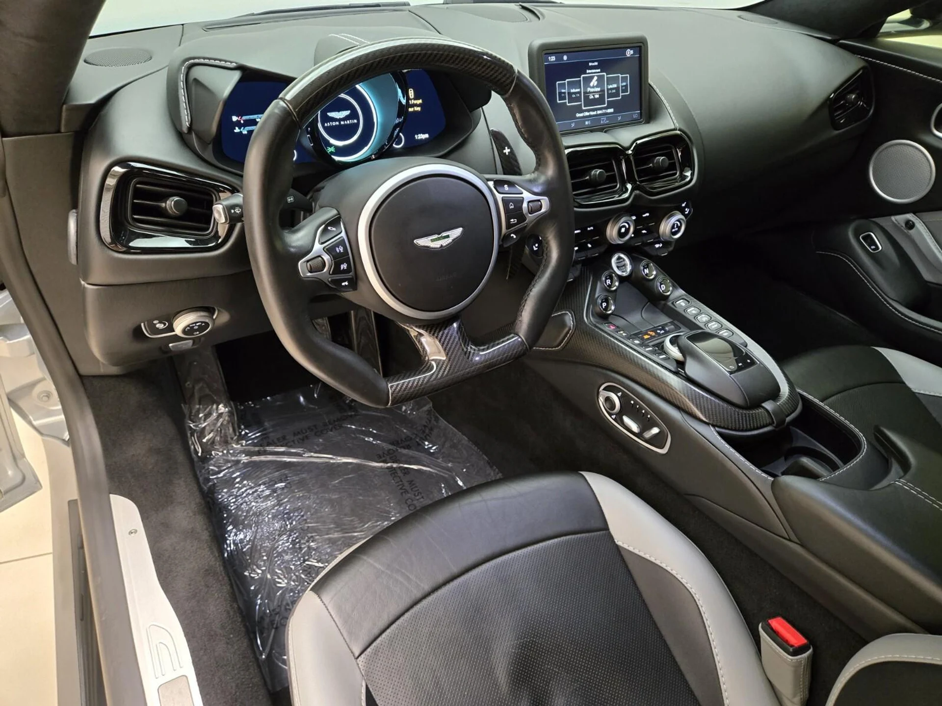 mph017_3451051120_Used_2019_Aston_Martin_Vantage_1756191181_56e5ca5464