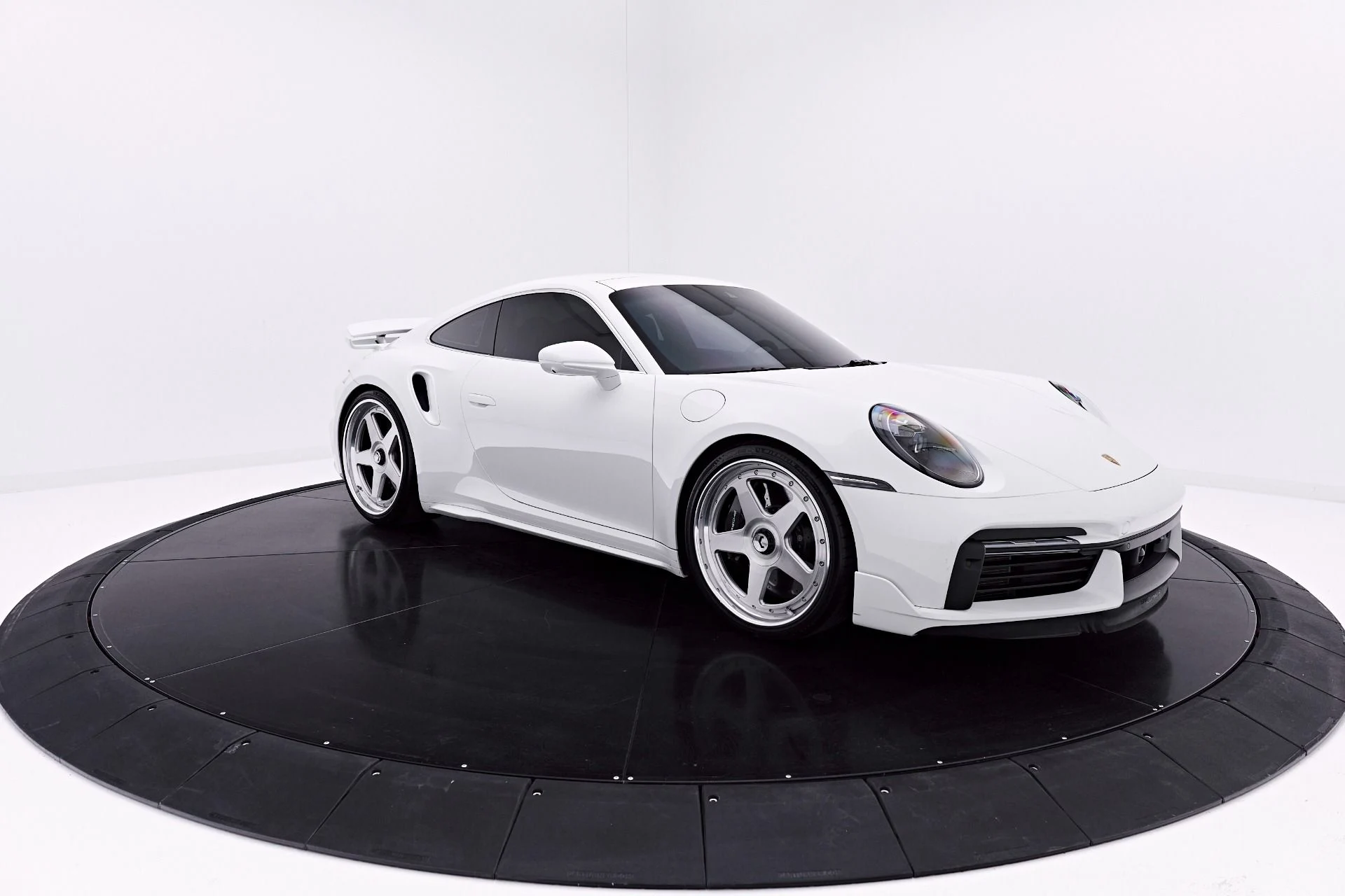 mph017_3455033592_Used_2024_Porsche_911_Turbo_S_1777505236_505df13ff3