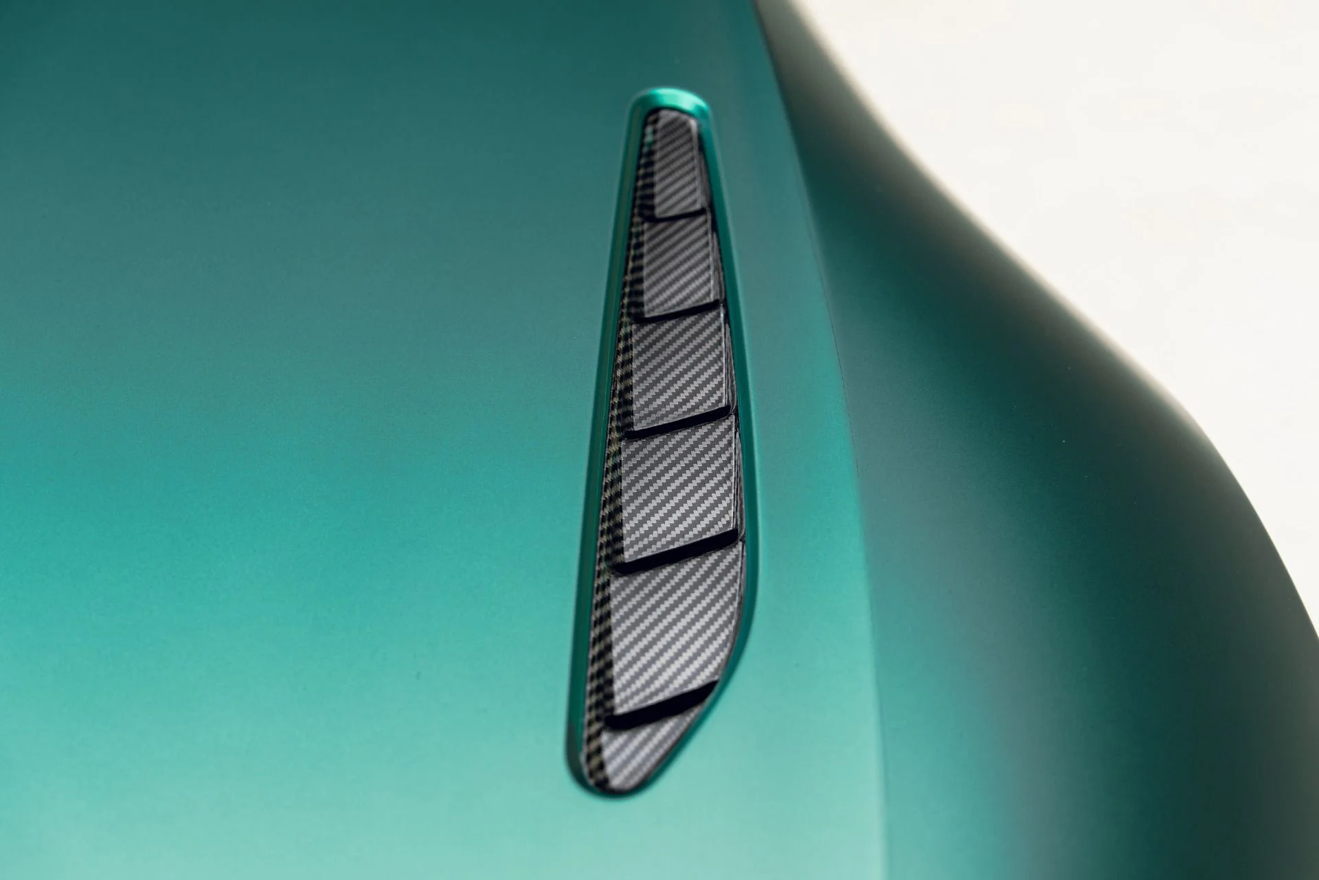 mph017_3456746820_Used_2023_Aston_Martin_Vantage_F1_Edition_1783661174_d7ba246ad0