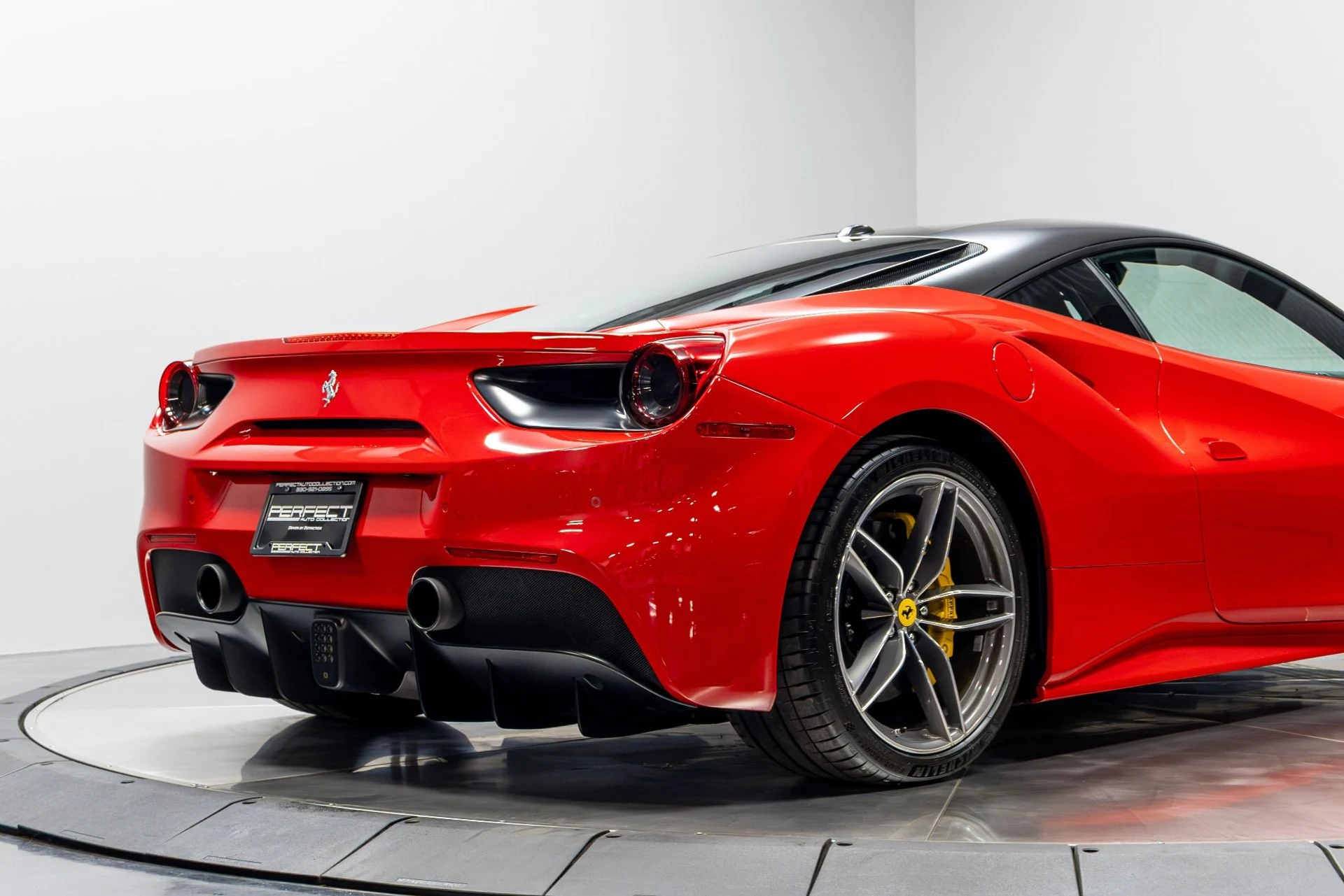 mph017_3457903897_Used_2018_Ferrari_488_GTB_1775864640_a4b1e74166