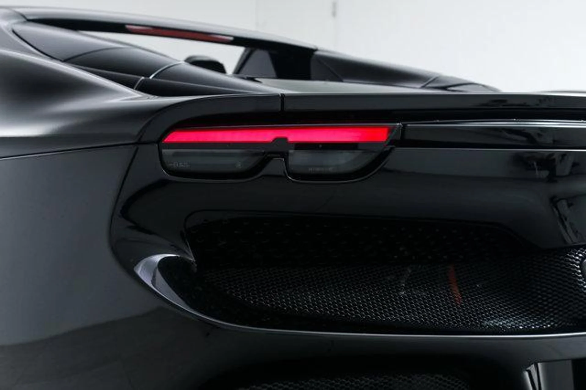 mph017_346368423_o9wf_ZT_Sgl_Osy34_Cg9o6r_Yvgfm4w_8f1f0aad48