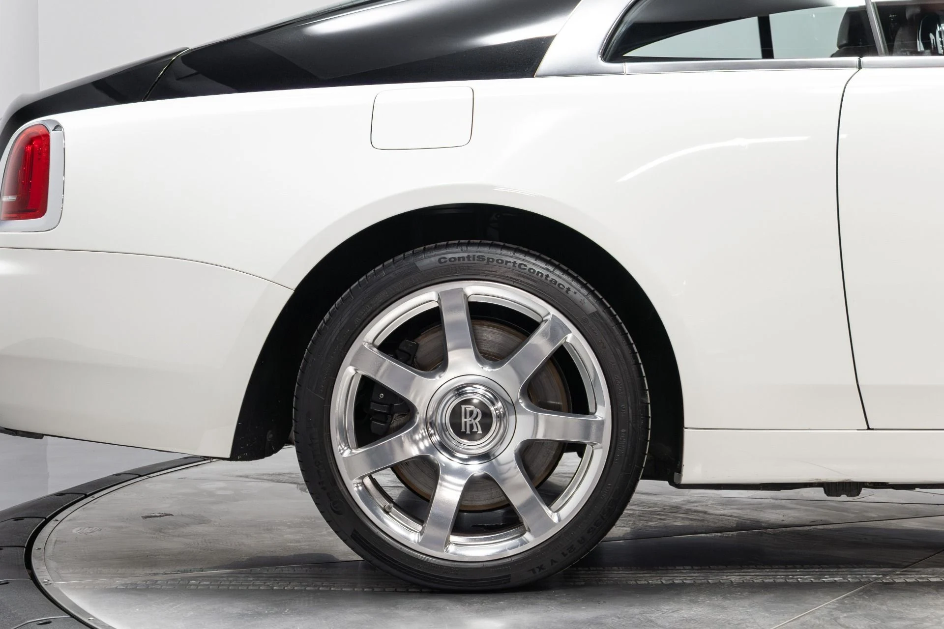 mph017_3469379350_Used_2014_Rolls_Royce_Wraith_1768708128_d56fd33be6