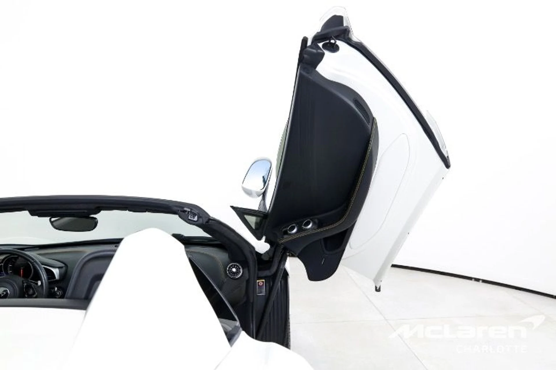 mph017_347286604_Used_2015_Mc_Laren_650_S_Spider_579820e93c
