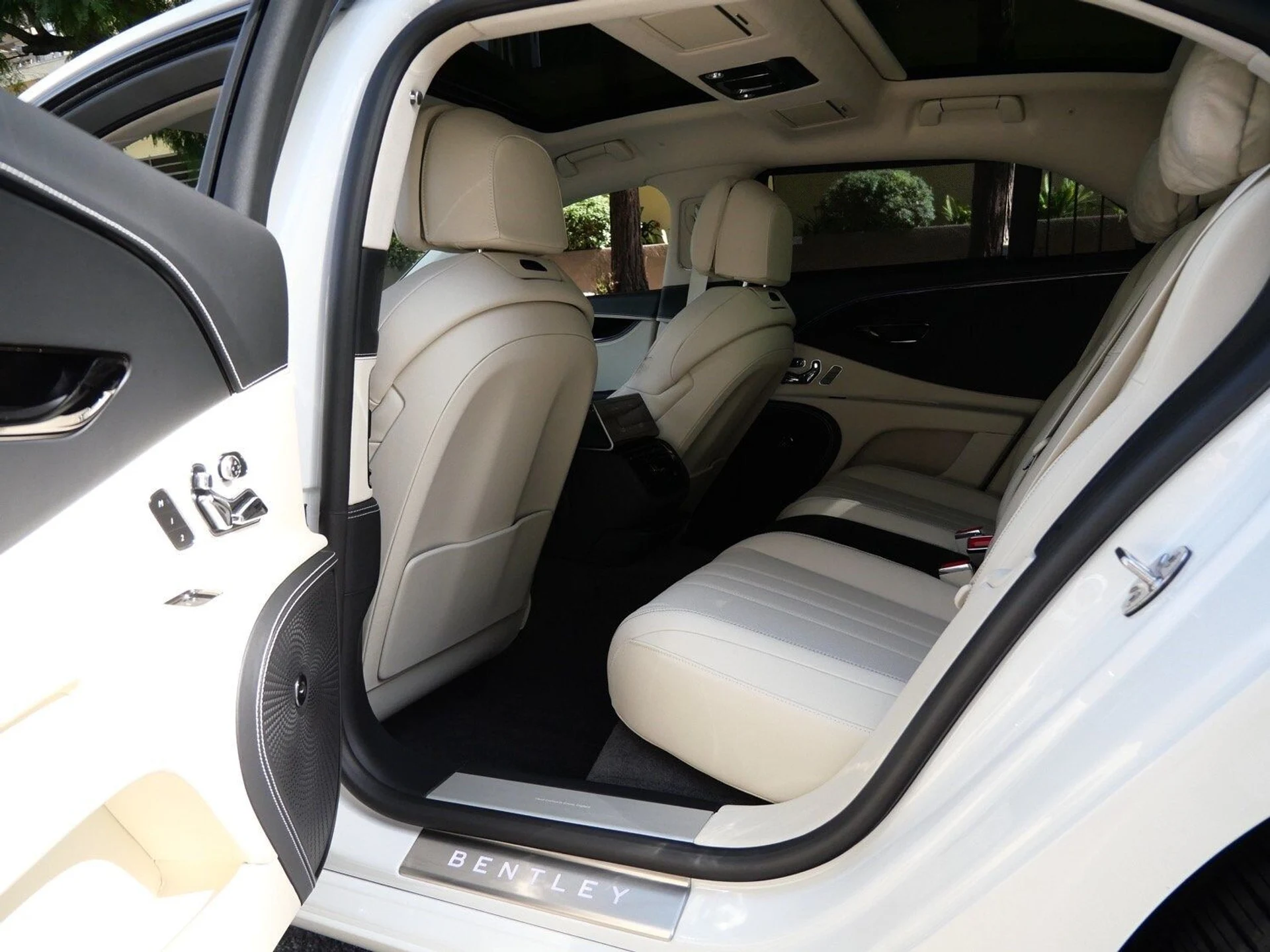 mph017_3474419641_1ff7520444fb315c5ce3d168d49b5dacx_02f9ef9068