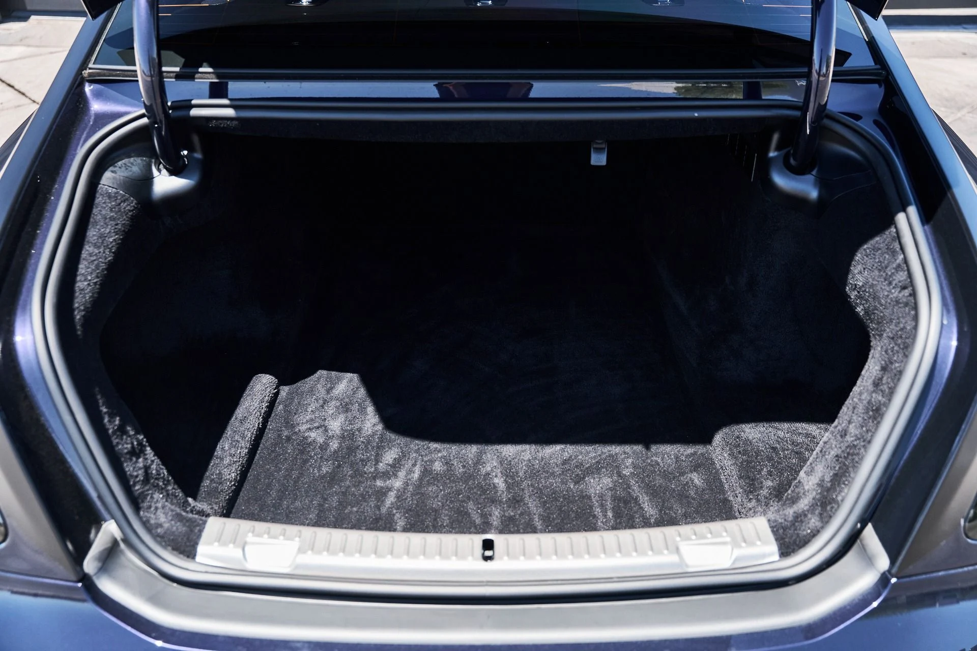 mph017_3484701947_Used_2024_Rolls_Royce_Ghost_Base_1781131221_f8d8e6f176