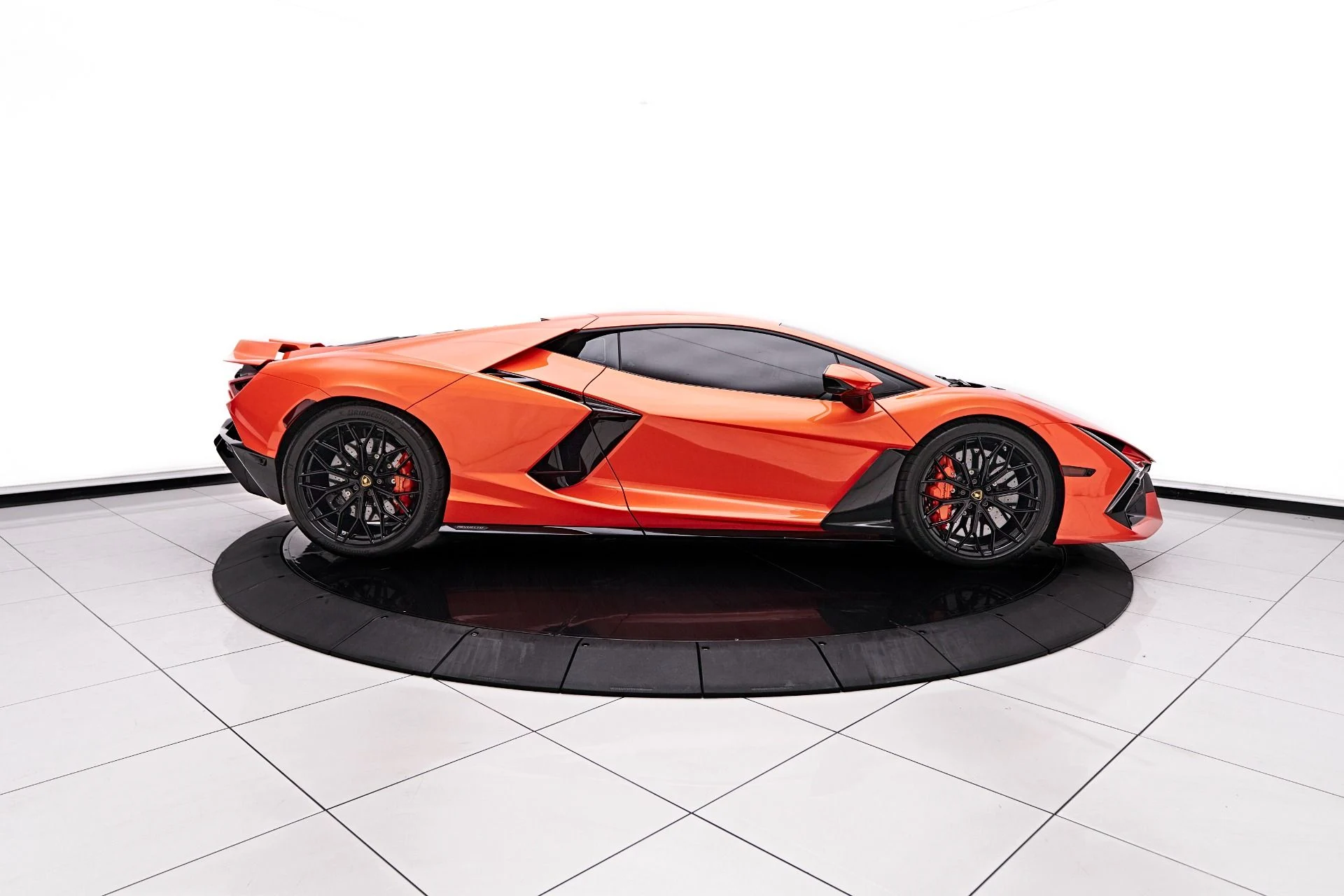 mph017_3486751674_Used_2024_Lamborghini_Revuelto_Base_1755224841_35be8e173d