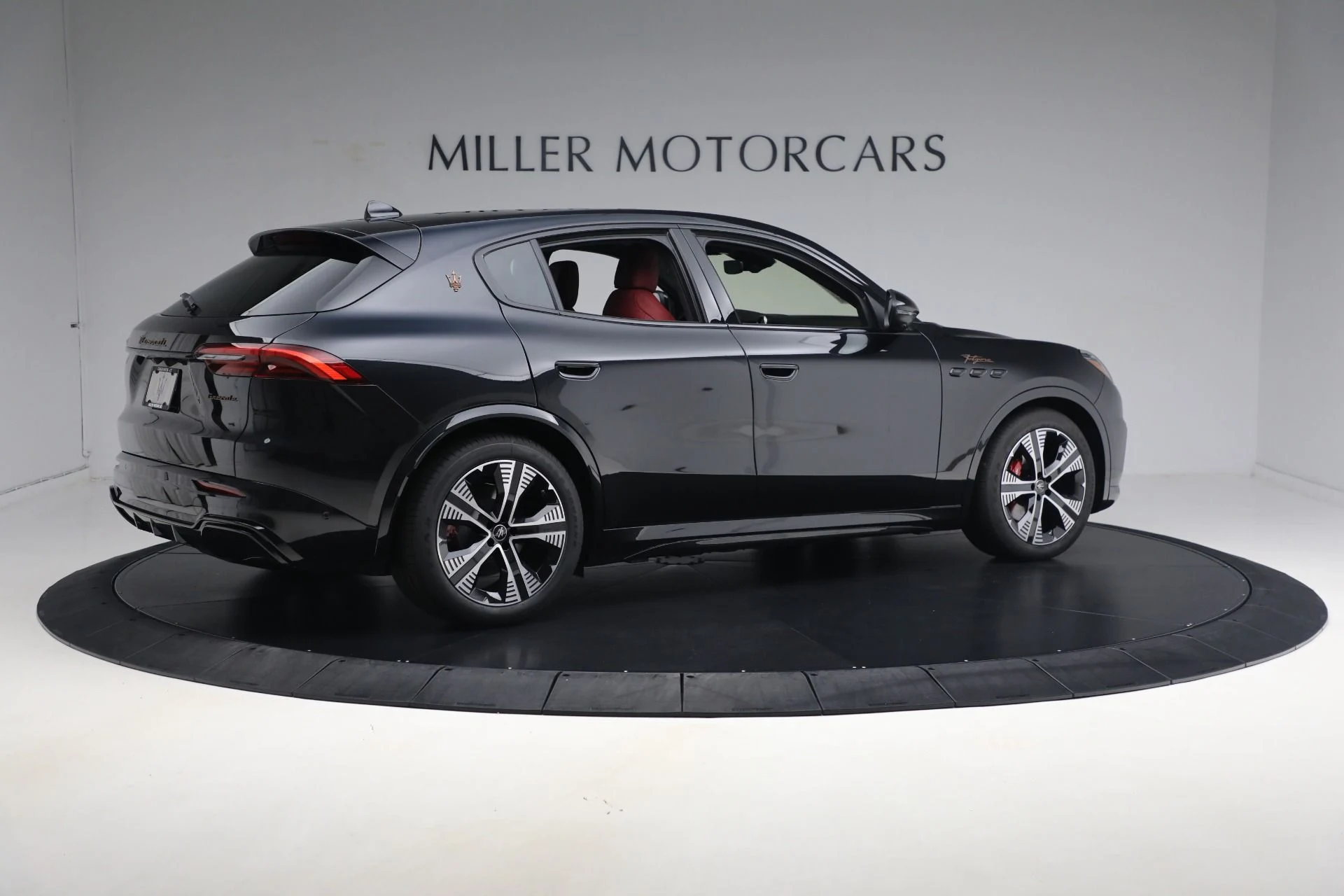 mph017_3488091456_New_2025_Maserati_Grecale_Folgore_1be41dcfdb