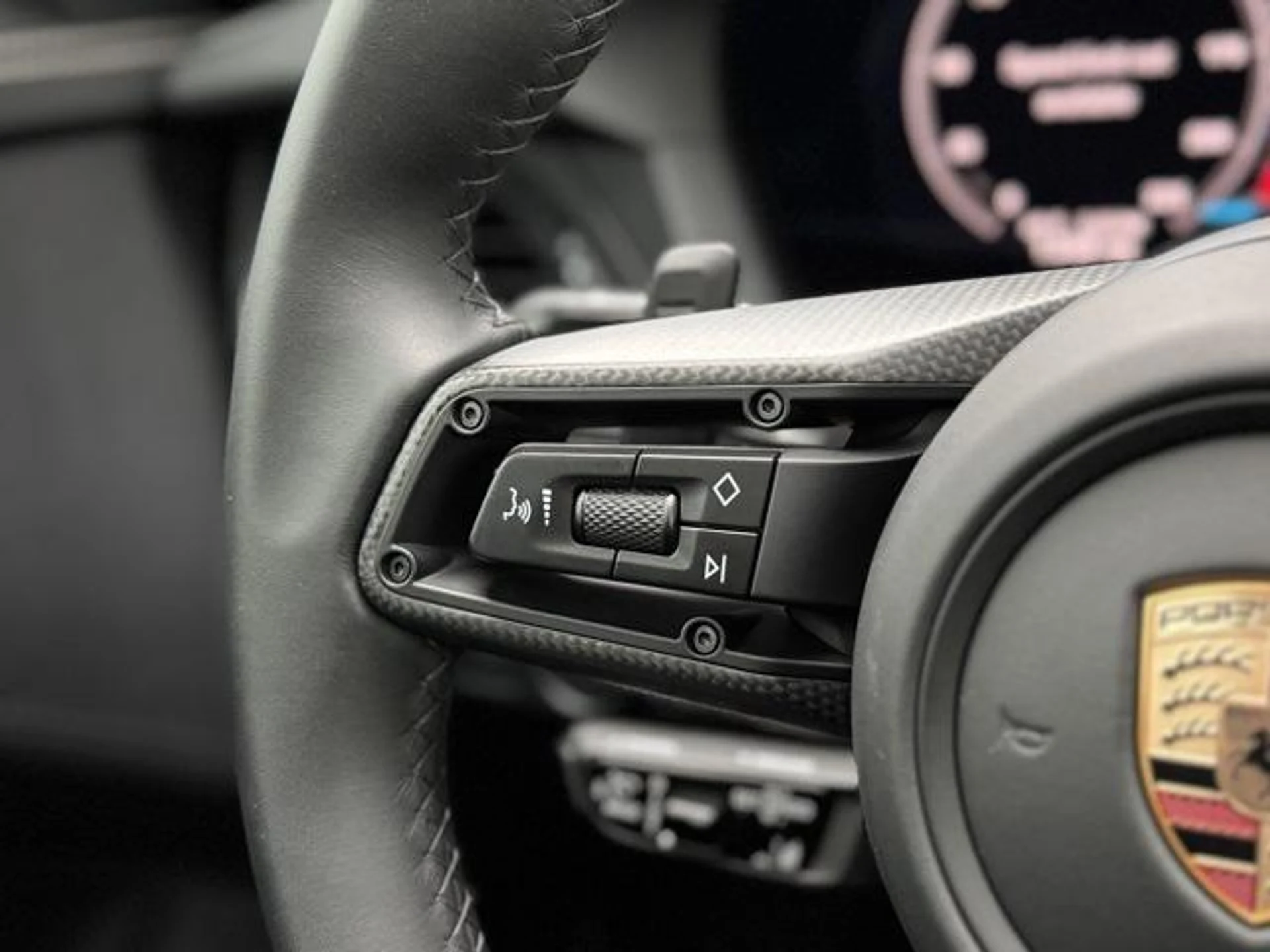 mph017_3489661245_Cfe_NL_4cdb_Na_Dw_Ko9f_Yfs_OI_Nbhd_Y_7c846bf56f