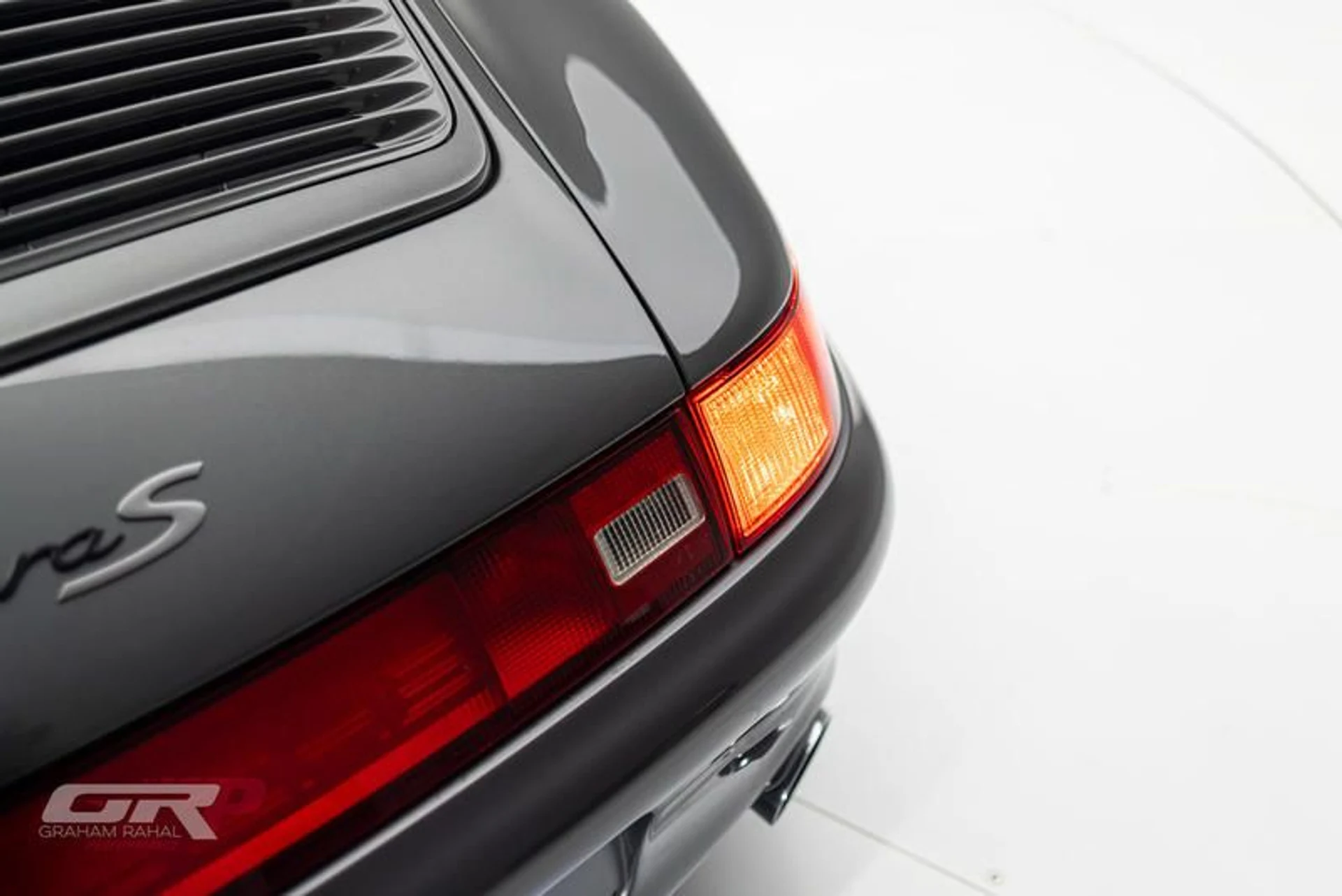 mph017_3493283331_DE_8553_BA_82_CA_4634_A5_C0_752_D4_E63_FF_81_213dfacdec