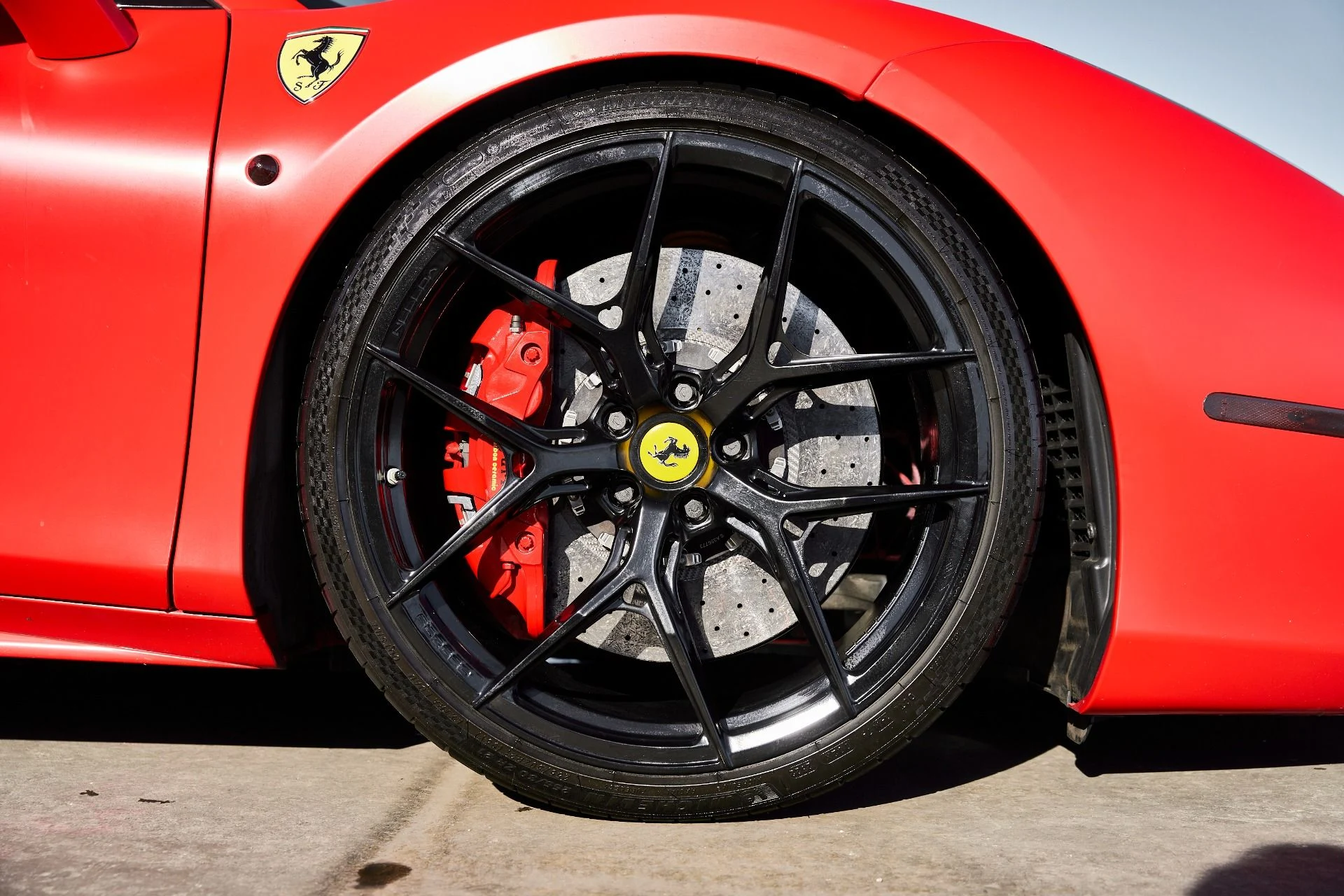 mph017_3500815364_Used_2019_Ferrari_488_Spider_Base_1766024906_a3bf6fe235