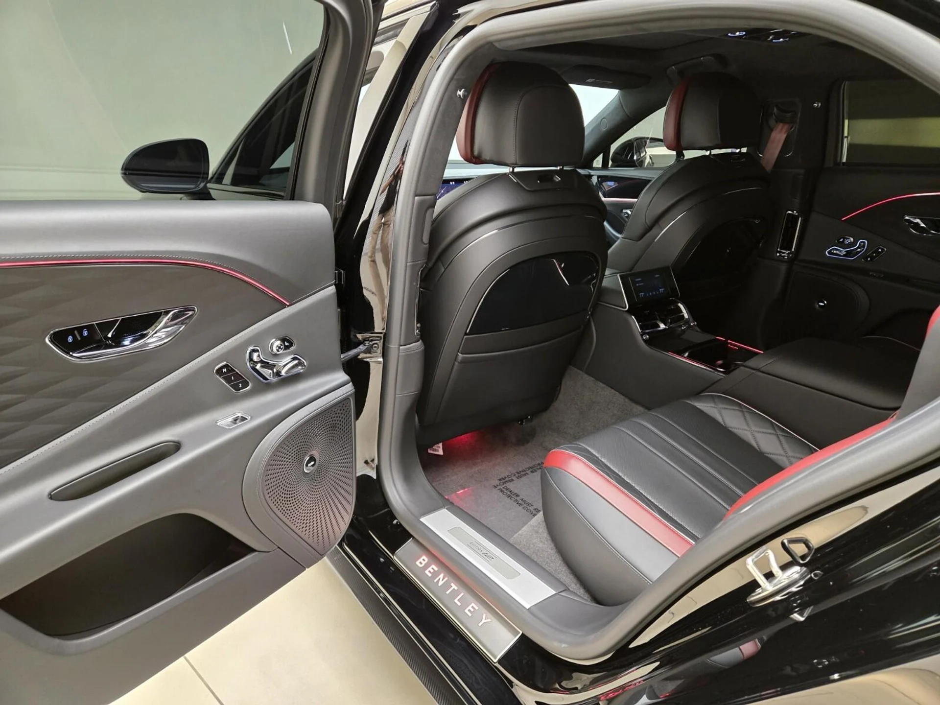 mph017_3514355902_Used_2024_Bentley_Flying_Spur_Speed_Edition_12_1768891269_1dfca8eba9