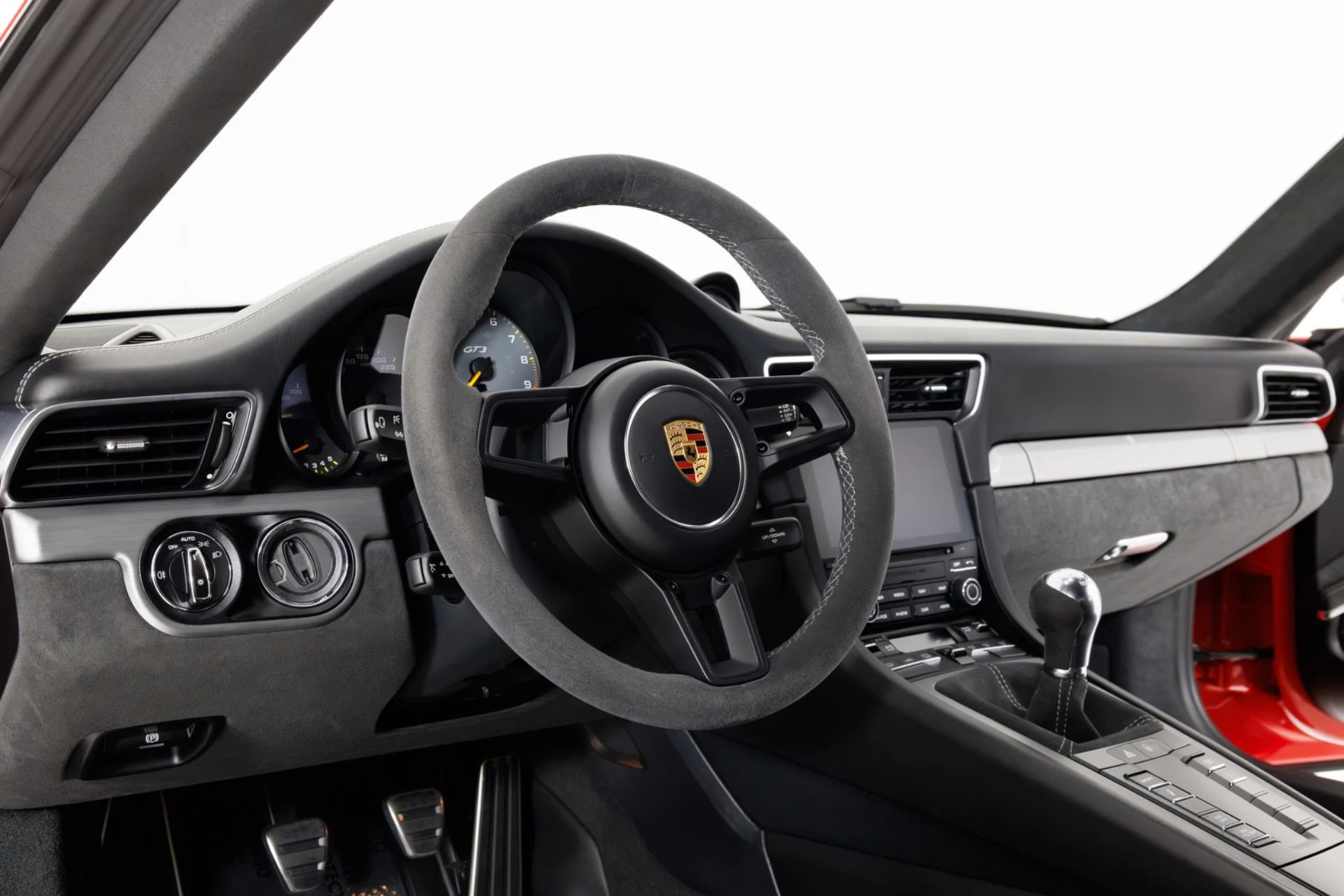 mph017_3524987689_Used_2018_Porsche_911_GT_3_1782237116_f7ff8381ce