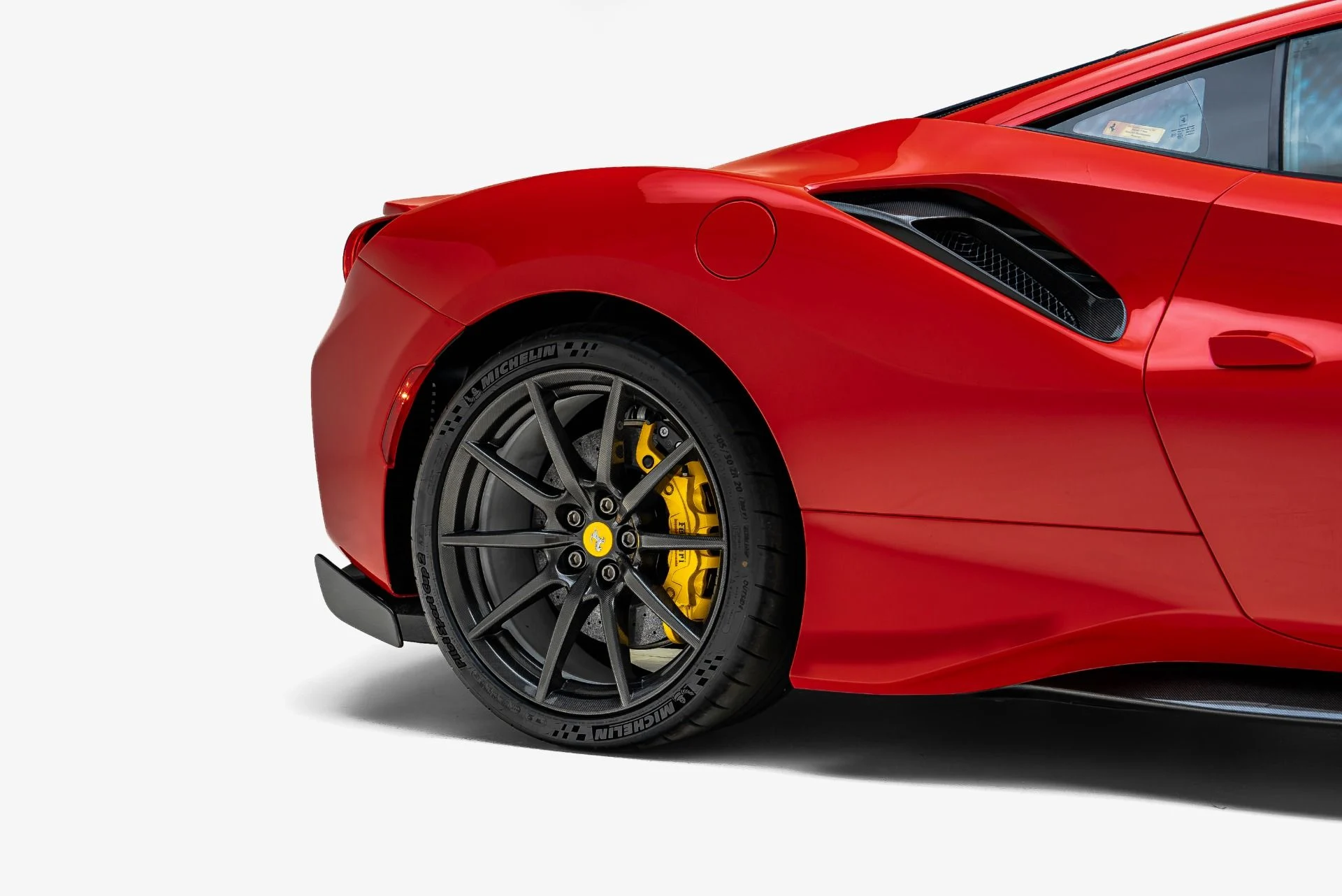 mph017_3528510808_Used_2019_Ferrari_488_Pista_1784869142_322bc18e59