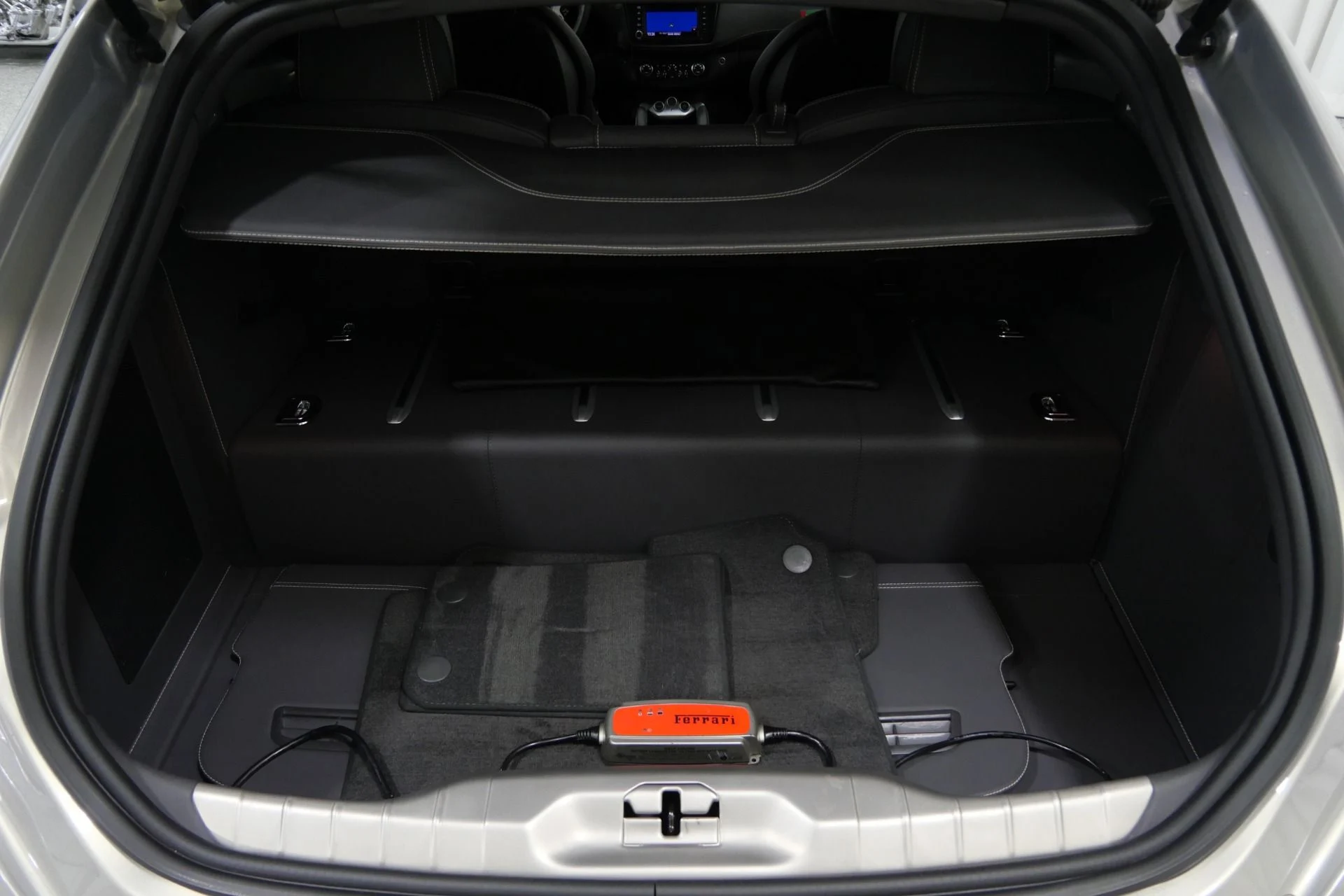 mph017_3528818122_Used_2012_Ferrari_FF_UAE_Edition_1762196572_b09f409ea0