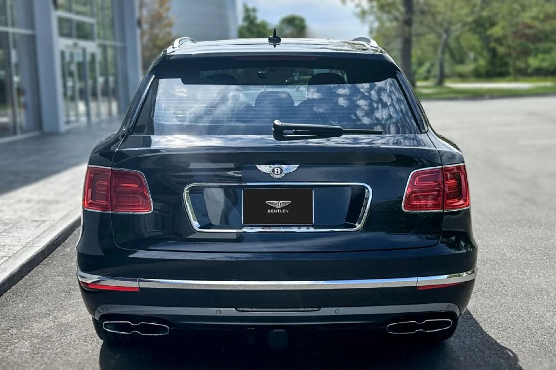 mph017_3539845412_Used_2019_Bentley_Bentayga_V8_1778775400_7be28e8c51