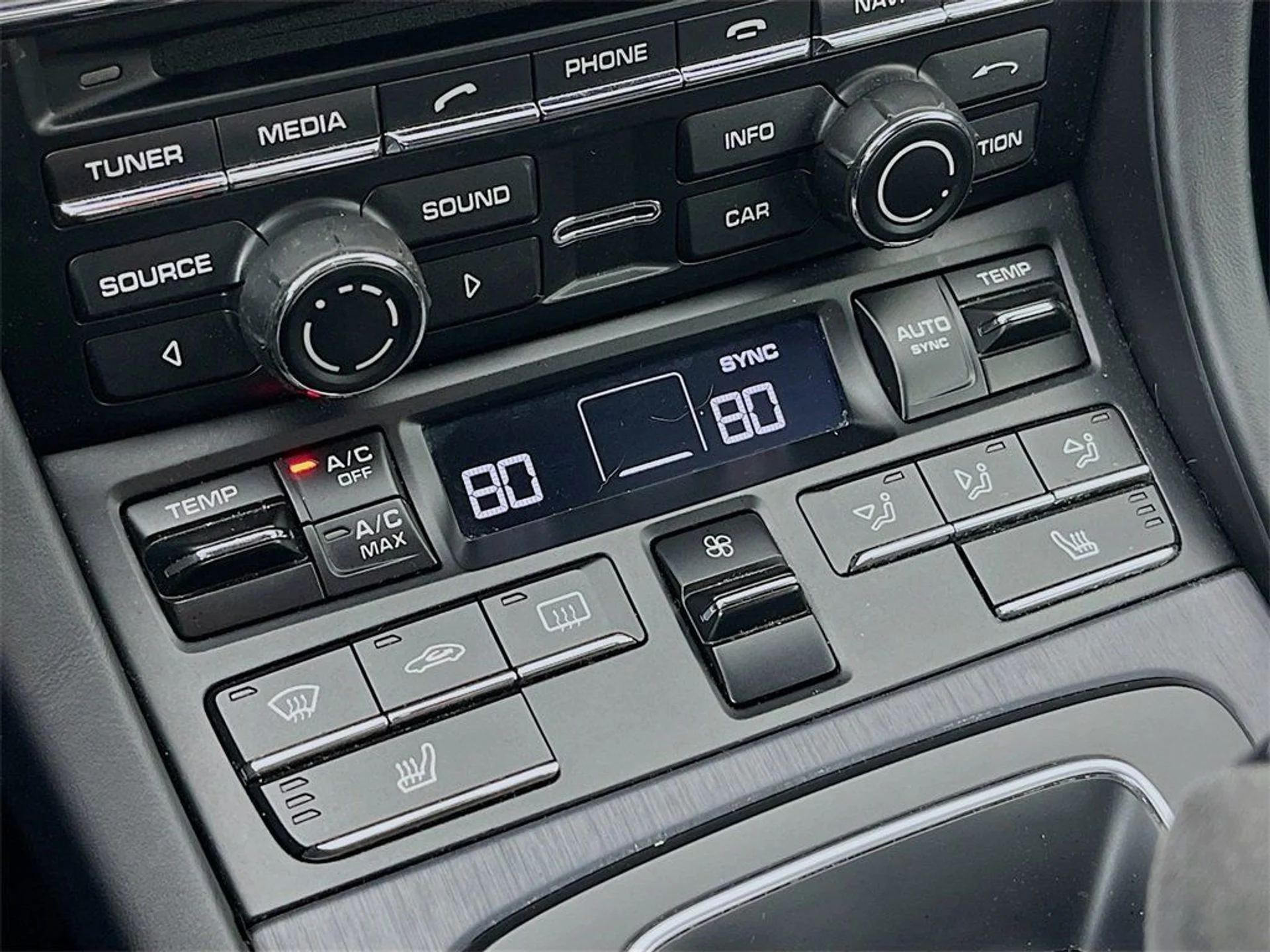 mph017_3551753200_3b12b5fed52b392e491676feb3417d79_ab5138134b