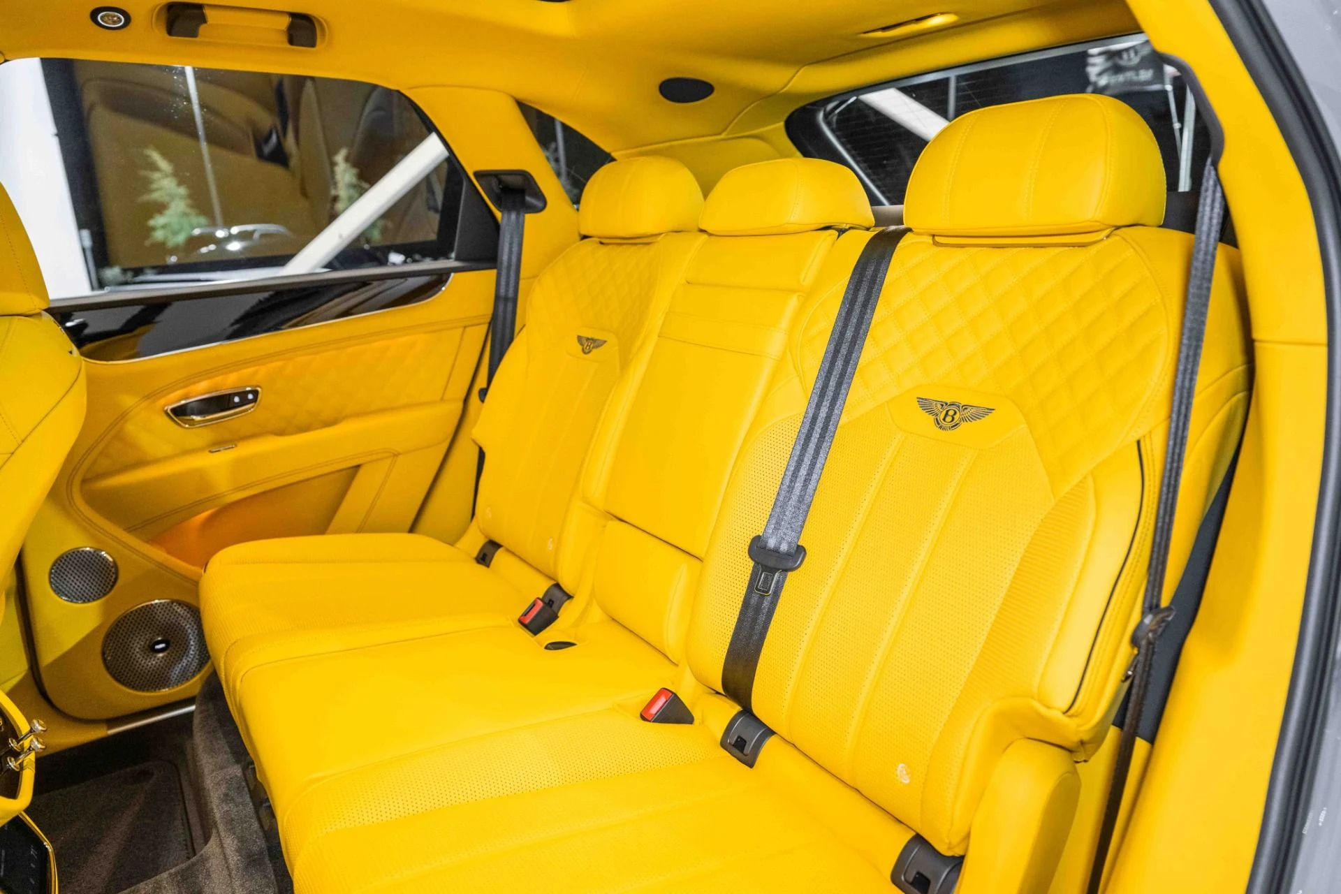 mph017_3552215351_Used_2023_Bentley_Bentayga_S_V8_1698872285_2295075e43
