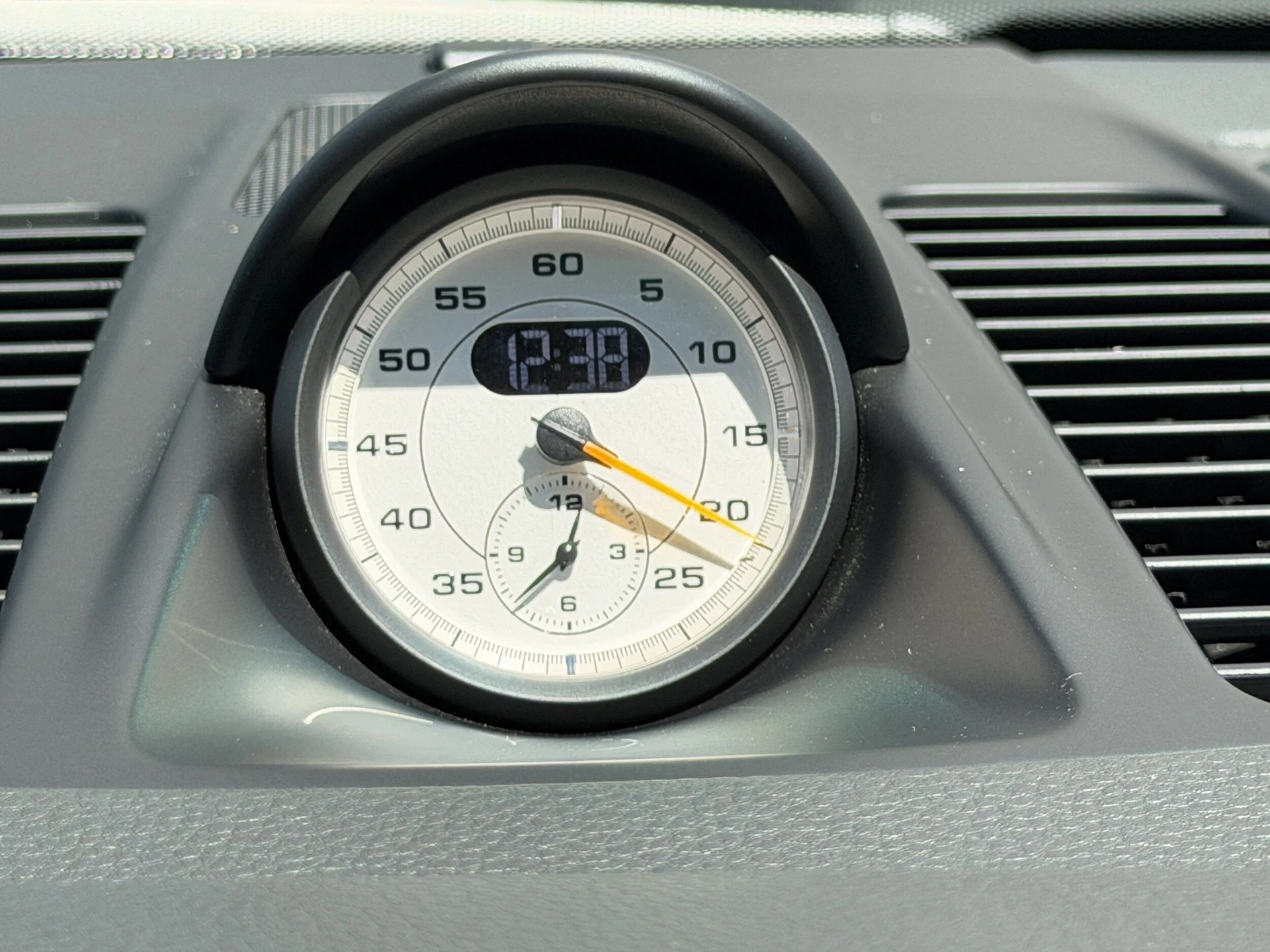 mph017_3557935656_e1353f11b64bb0bdc32c1623cd892e8ax_366d4ff562