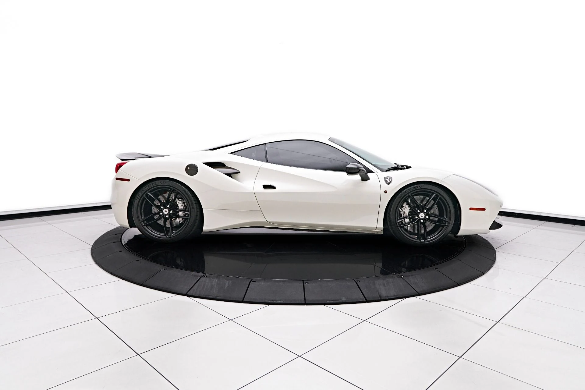 mph017_3565207430_Used_2017_Ferrari_488_GTB_Base_1755309758_1f771d186a
