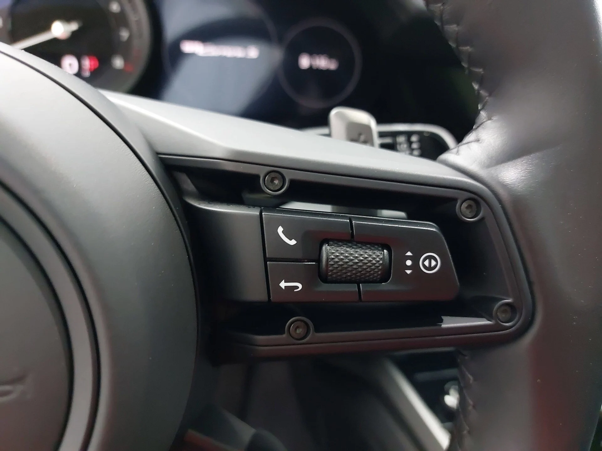 mph017_3571180870_85de22876e5d6b0ec9c08812743881bbx_d0c6e9f723