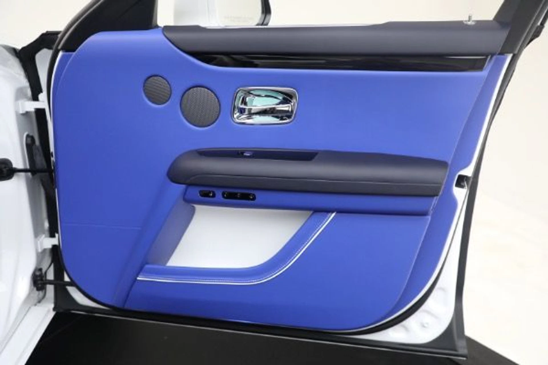 mph017_3573630770_Used_2022_Rolls_Royce_Ghost_87bd70343d